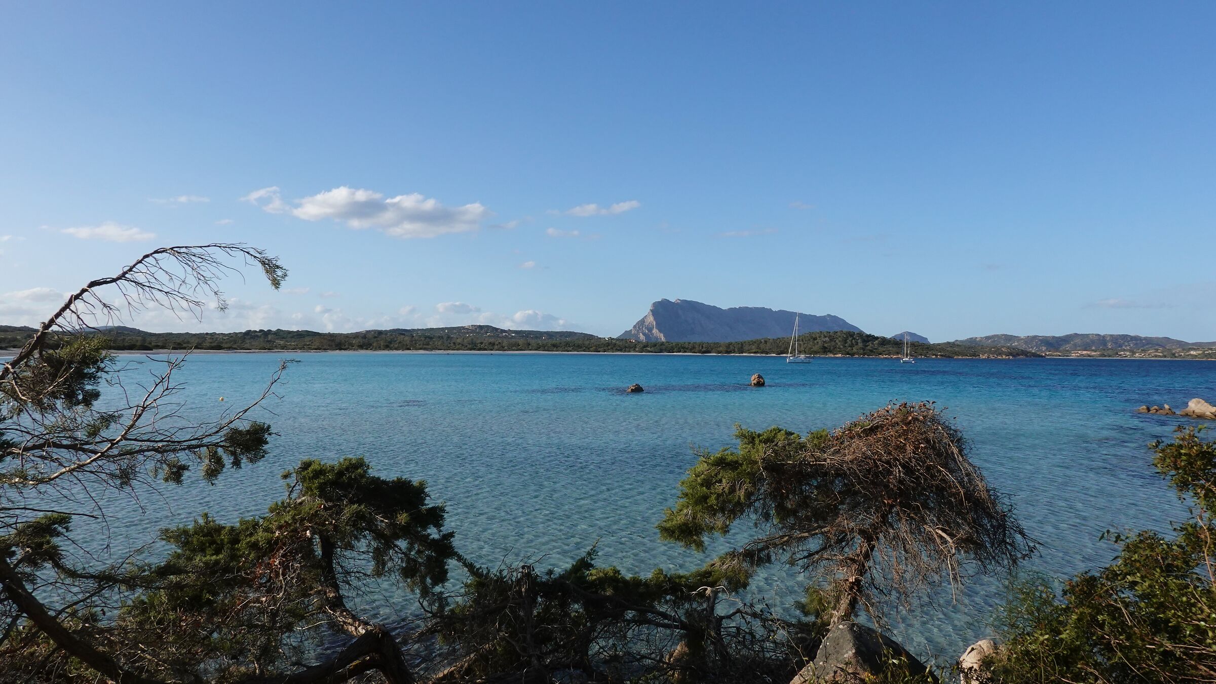 Spiaggia di Lu Impostu in aprile