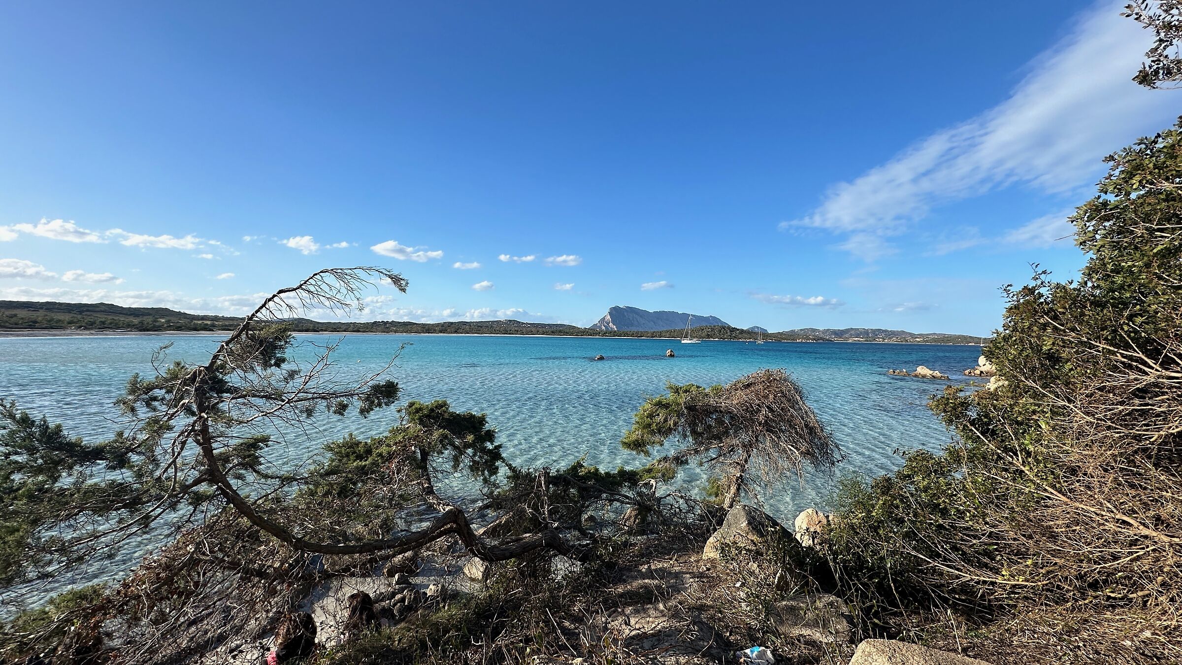 Spiaggia di Lu Impostu in aprile 3