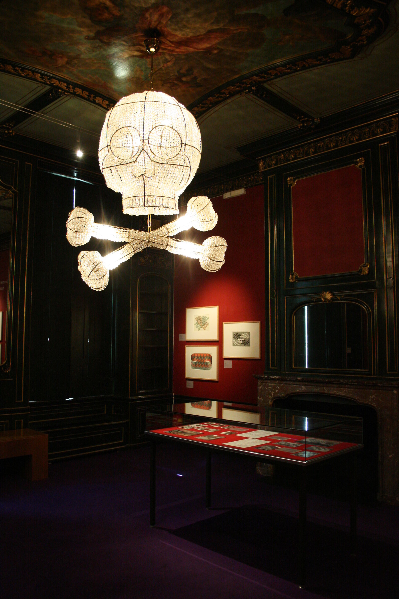 Lampadario, Escher in Het Paleis van Den Haag