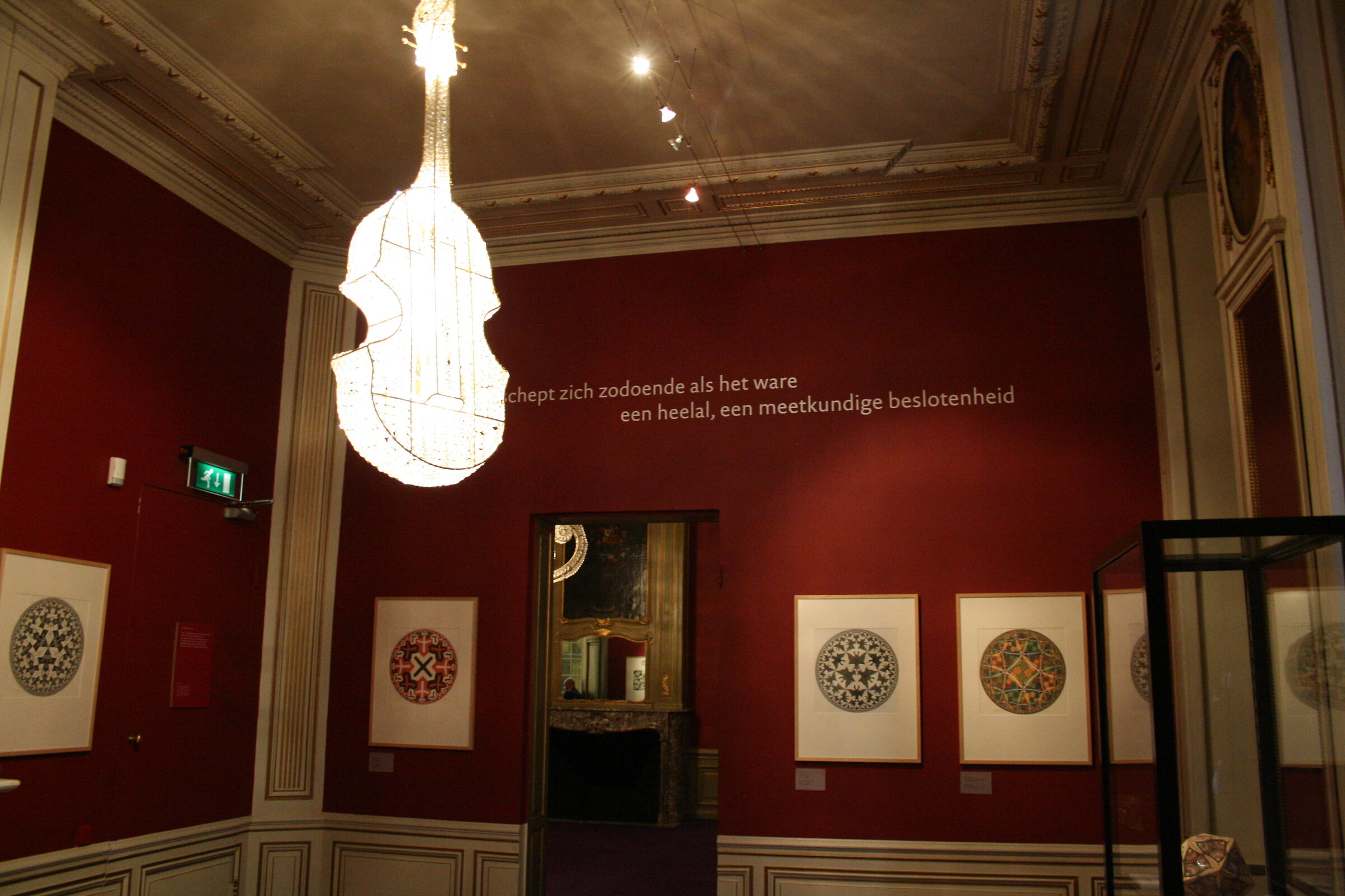 Lampadario, Escher in Het Paleis van Den Haag