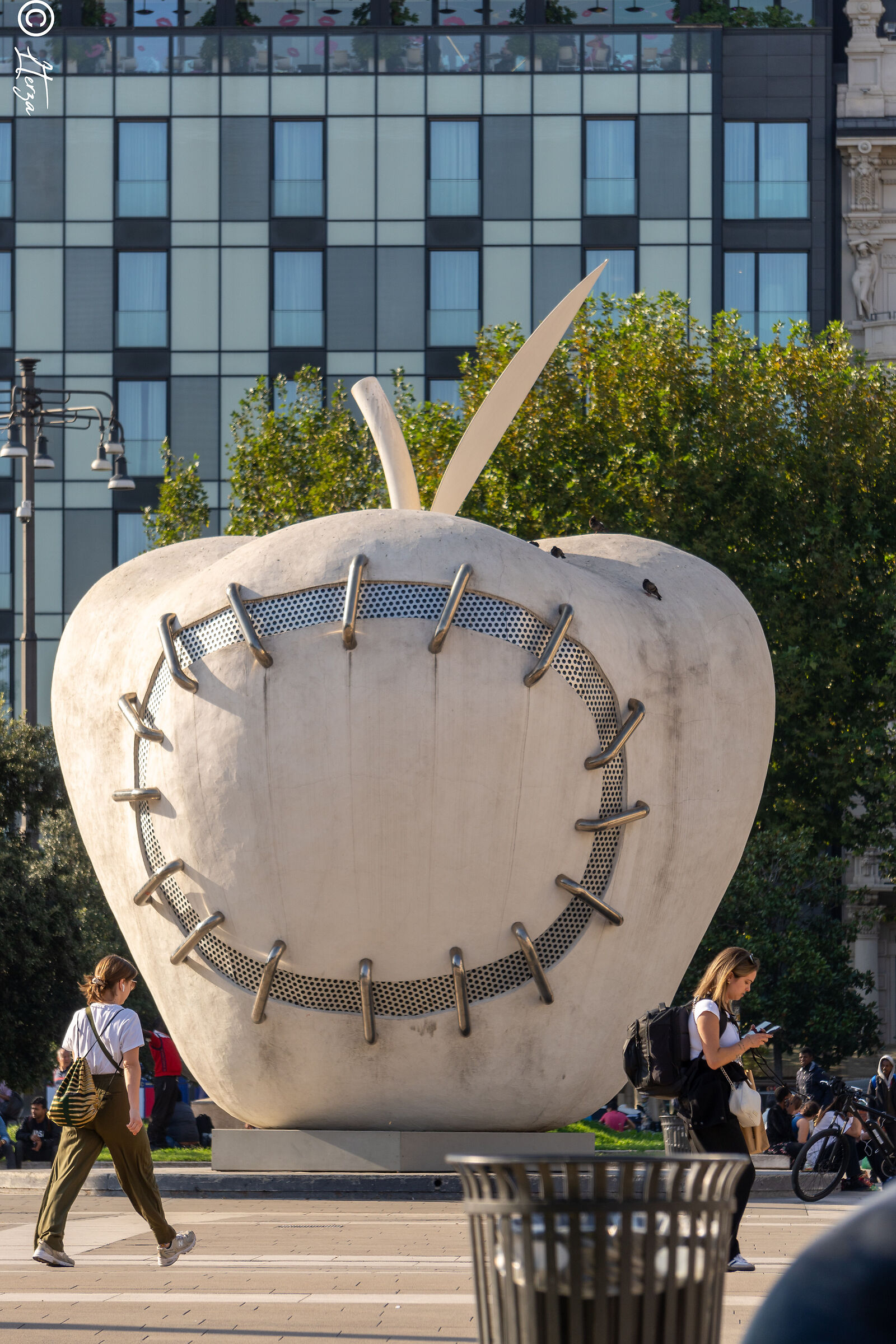 Milan's Apple