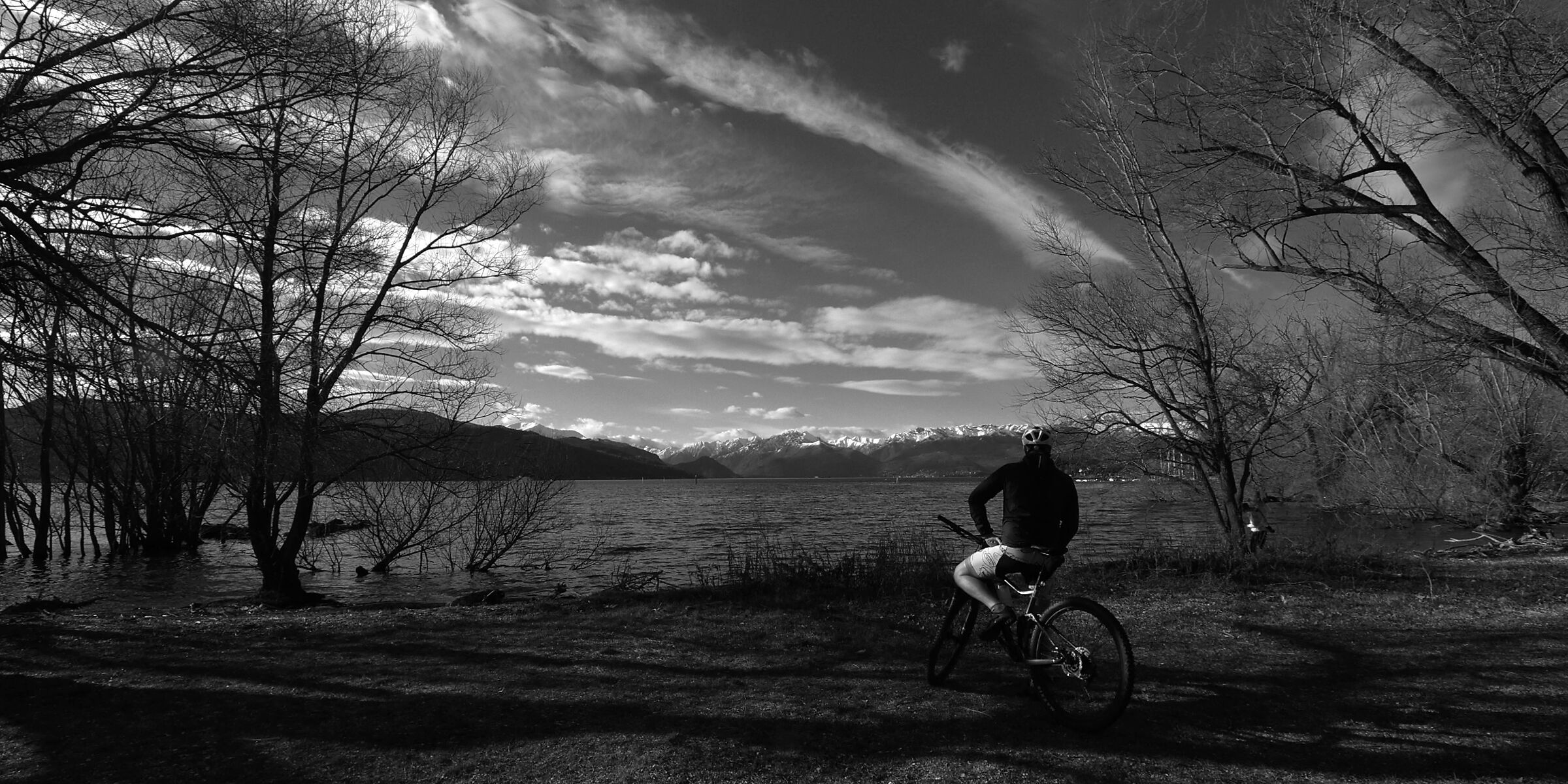 amateur cyclist at Lake Maggiore