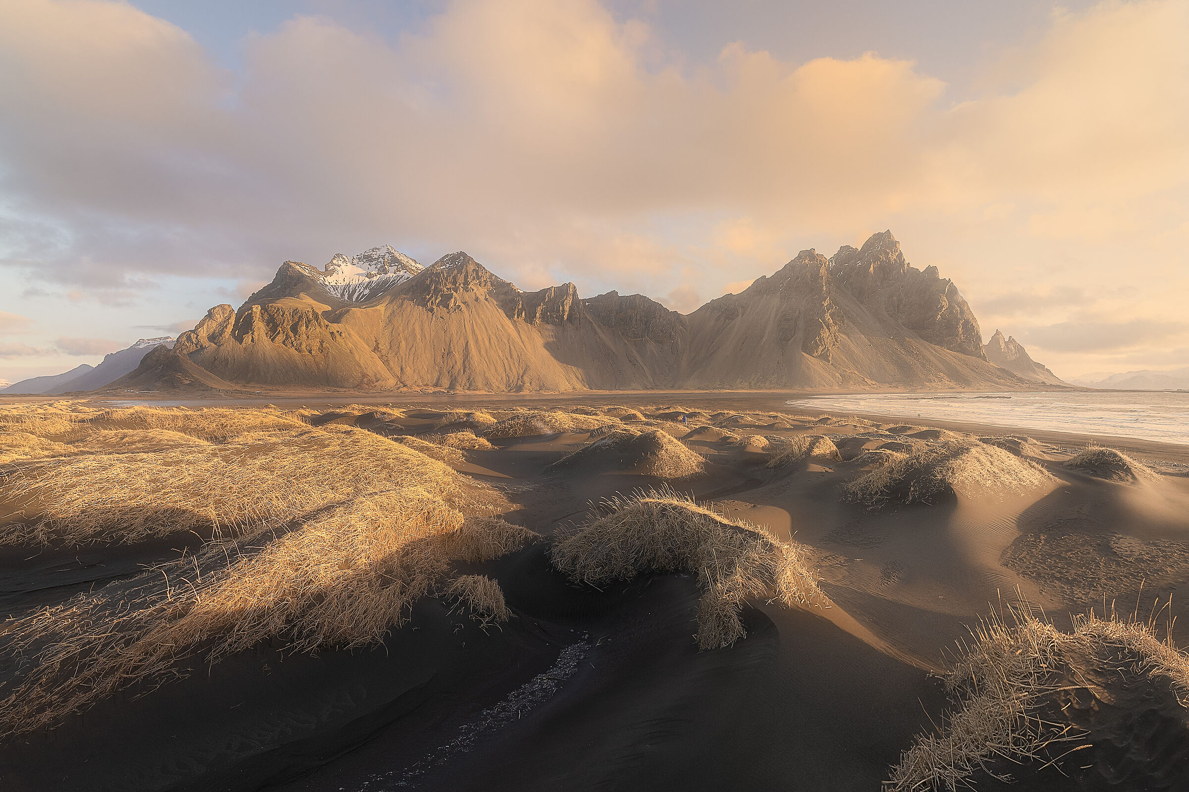 Vestrahorn at sunrise