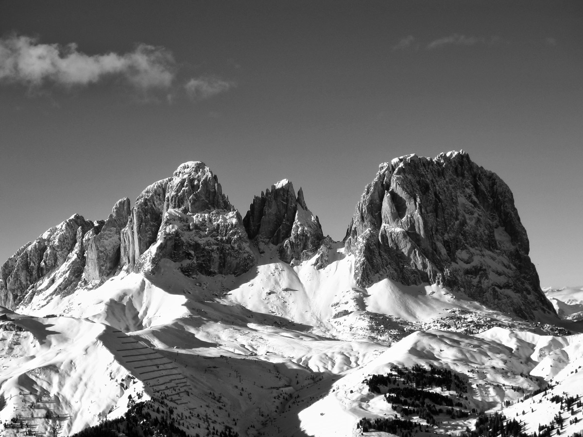 Dolomiti-da dx Sassolungo,5dita,Punta Grohman,in fondo