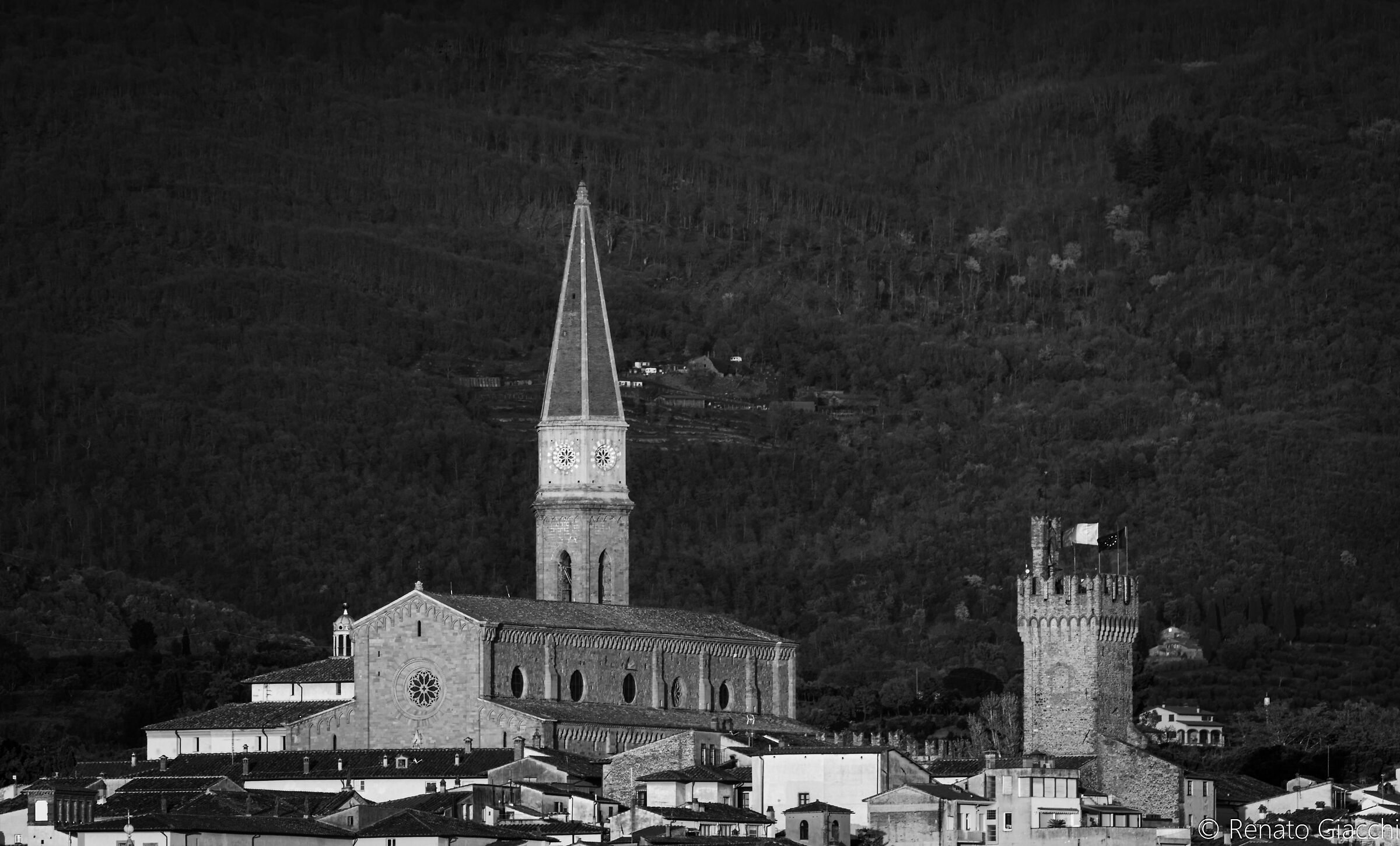 Il Duomo e la torre del Palazzo del Comune