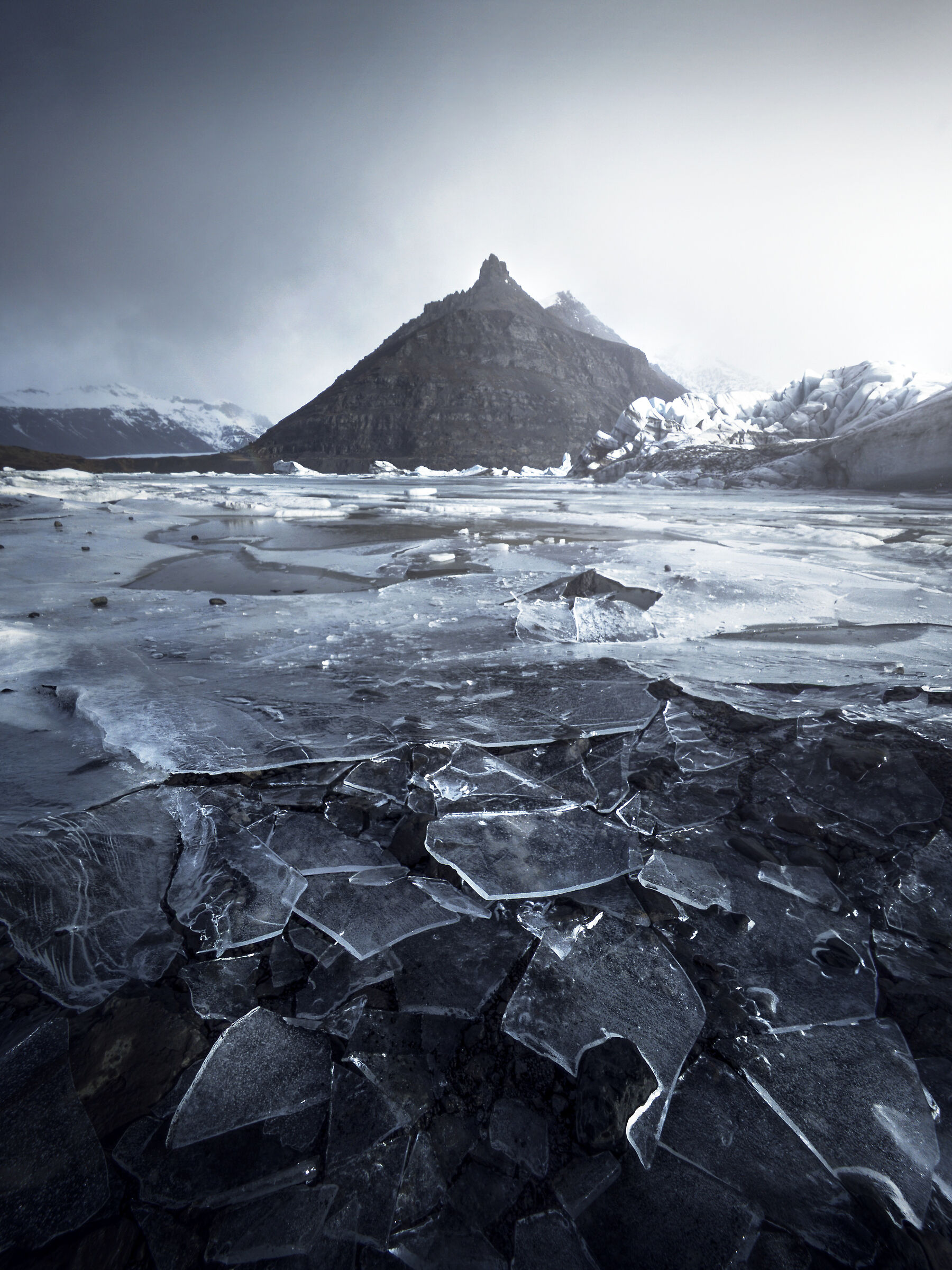 Cold Svinafellsjokull