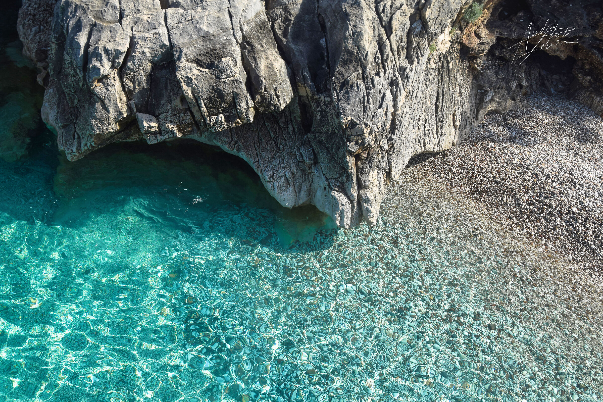 DETAILS OF THE CALA SISINE BEACH