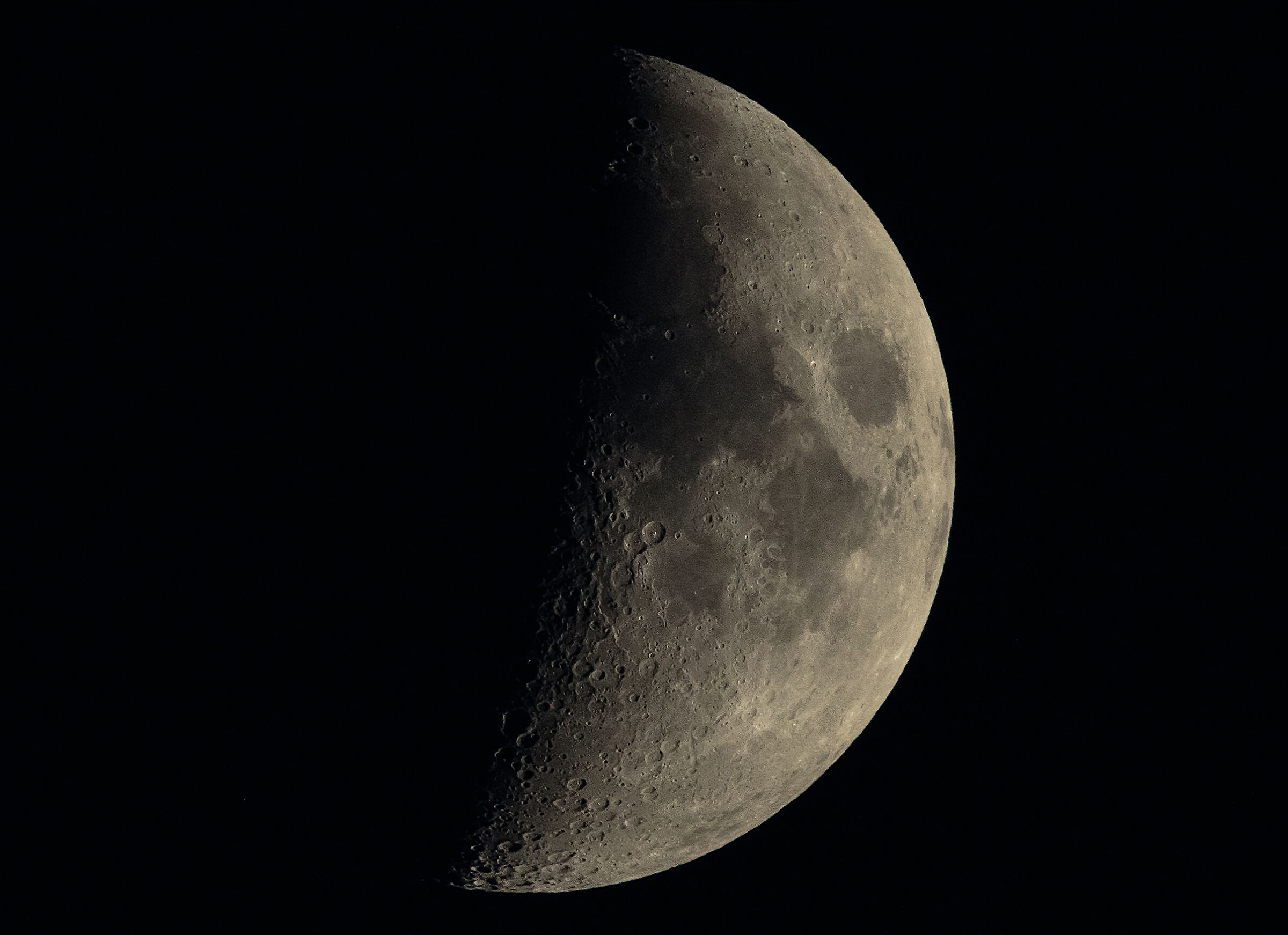 Moon 38% at 18:31 Senago MI 17/03/2024