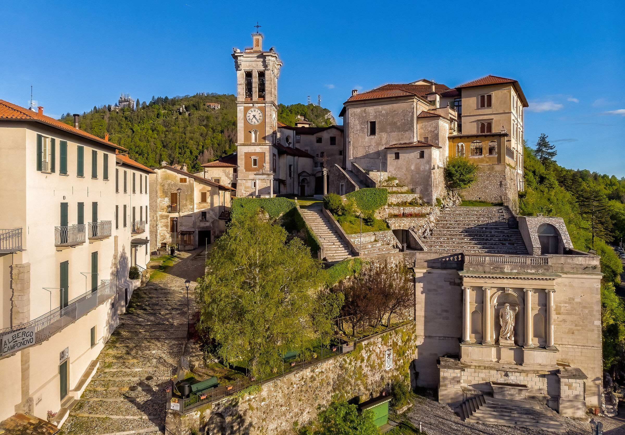 The splendid village of Santa Maria del Monte