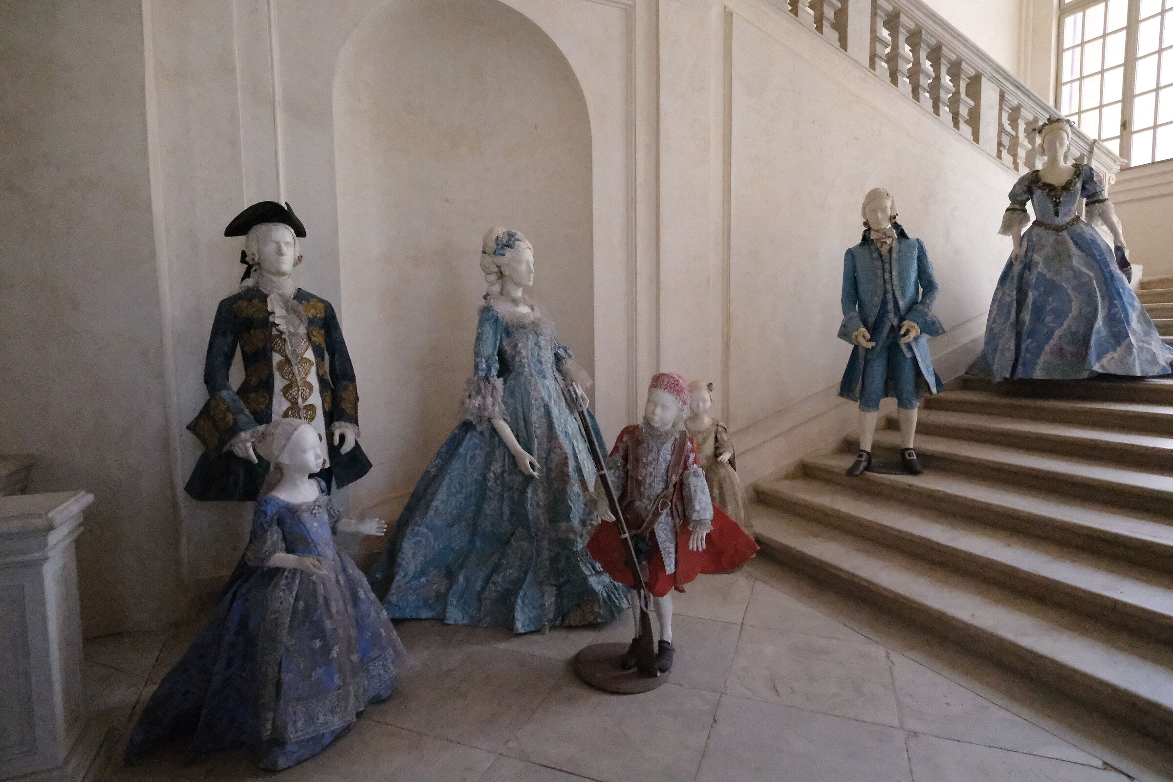 vestiti a modo per la messa la domenica