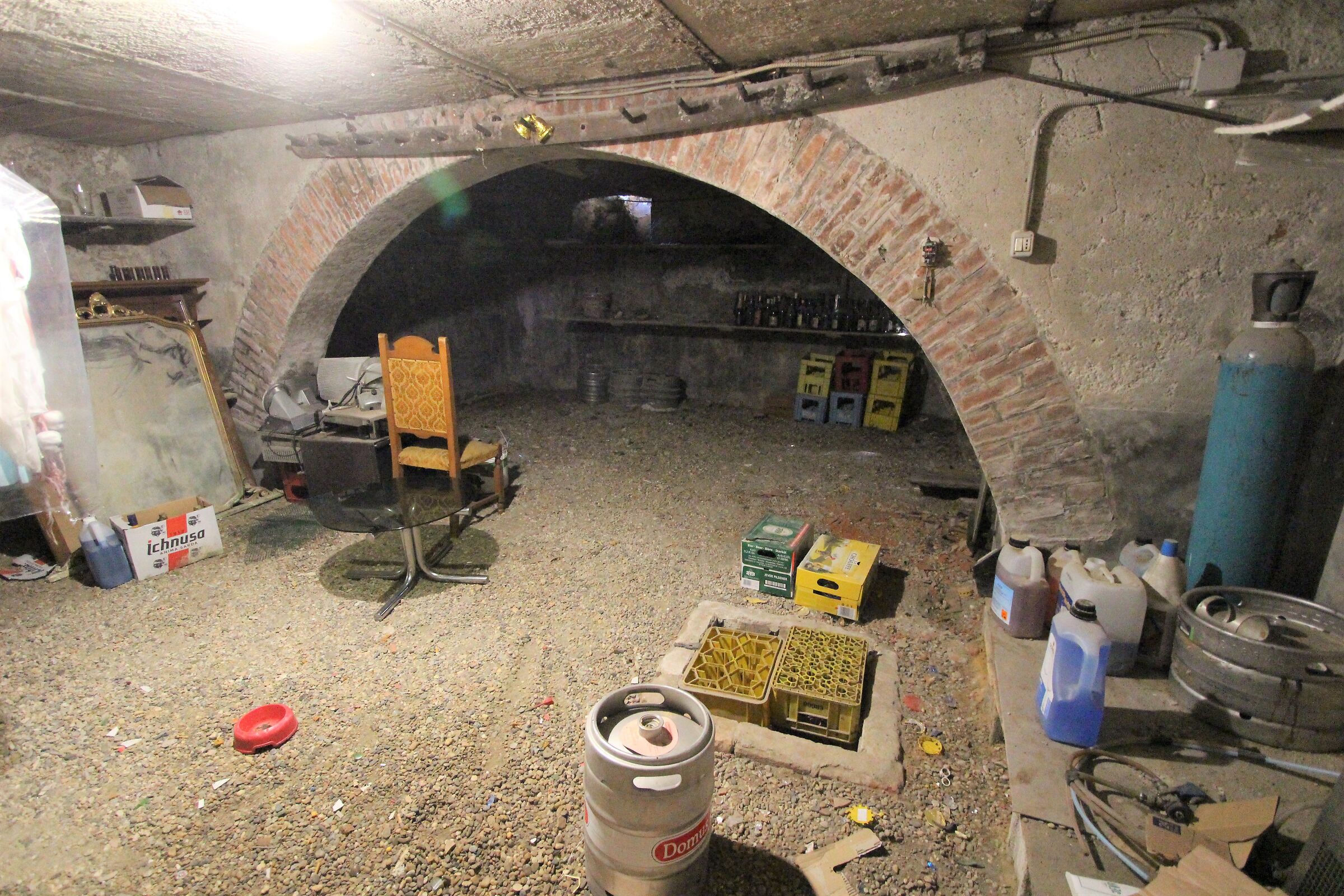 An arch in the cellar