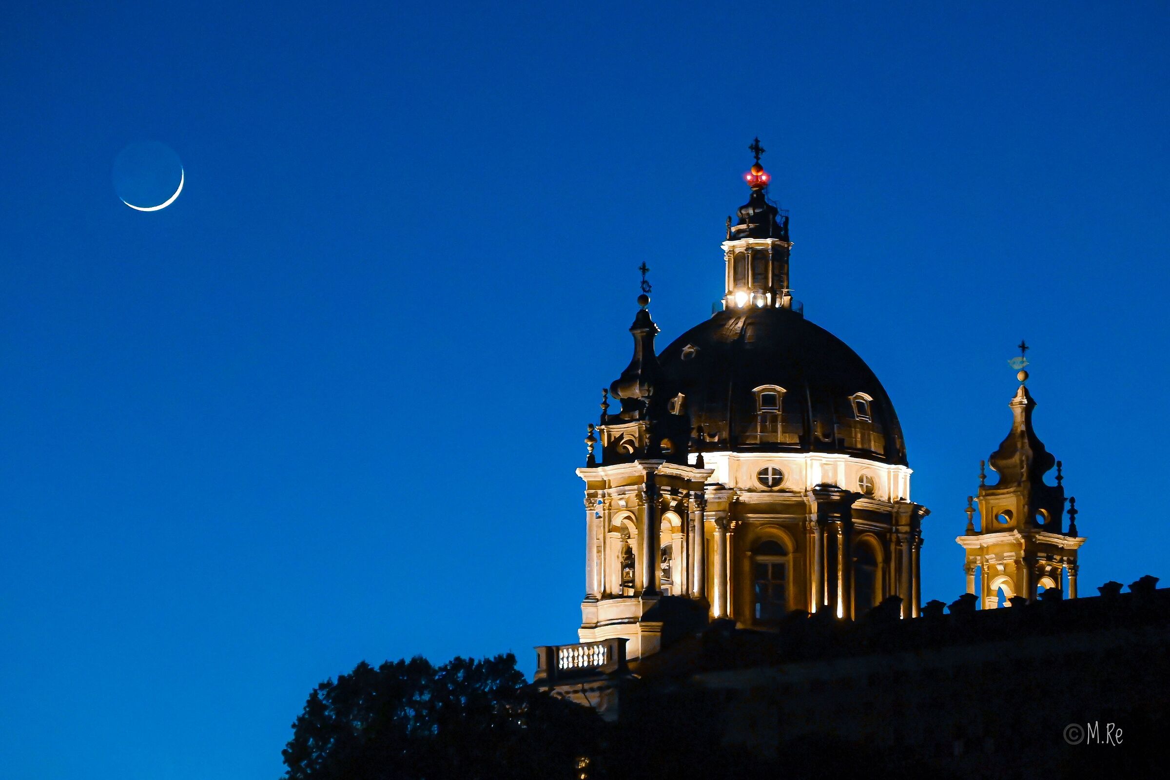 Superga and the moon