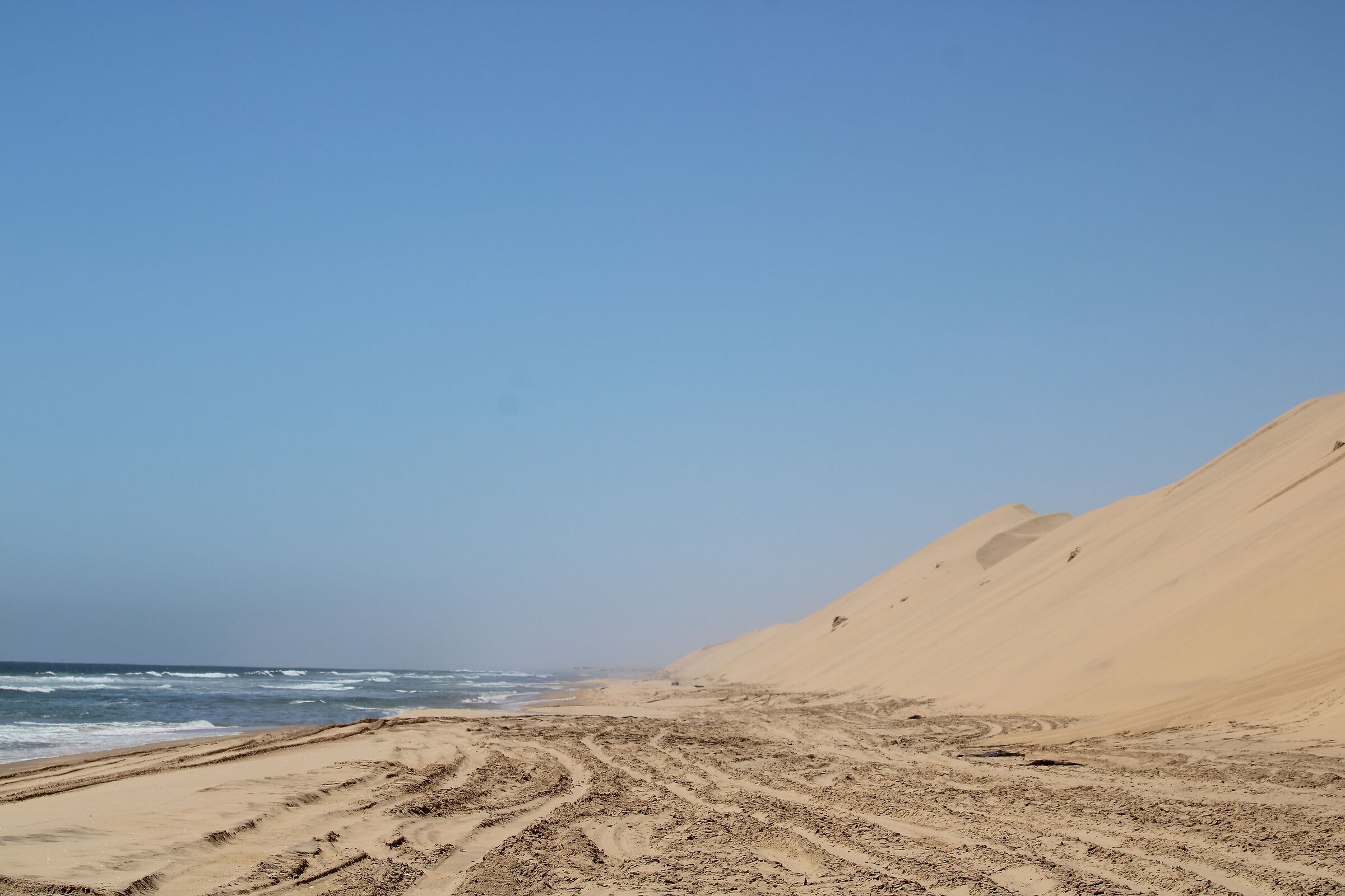Sandwich Harbour vista dall'oceano