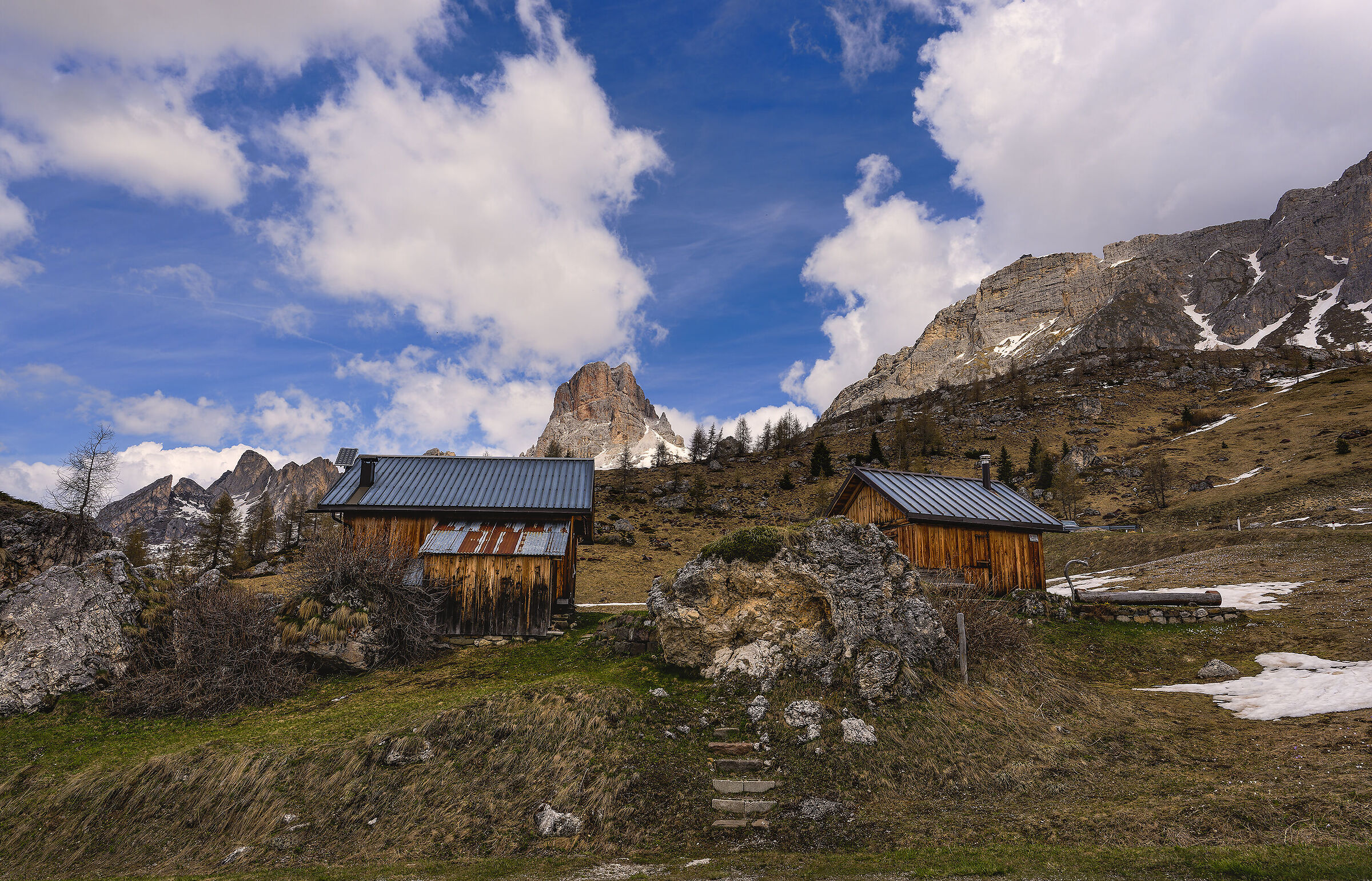 Salendo al passo Giau