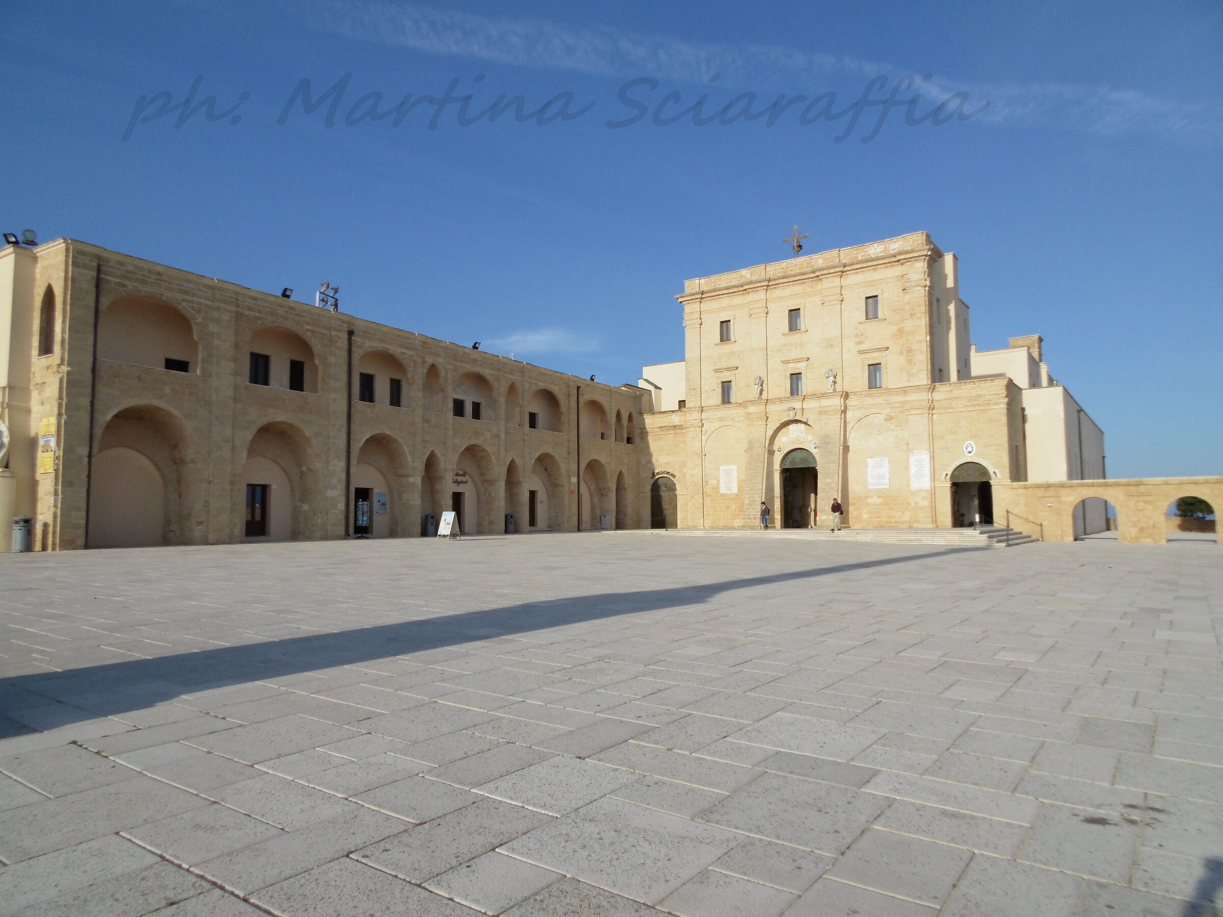 Piazza Giovanni XXIII and Basilica Santuario