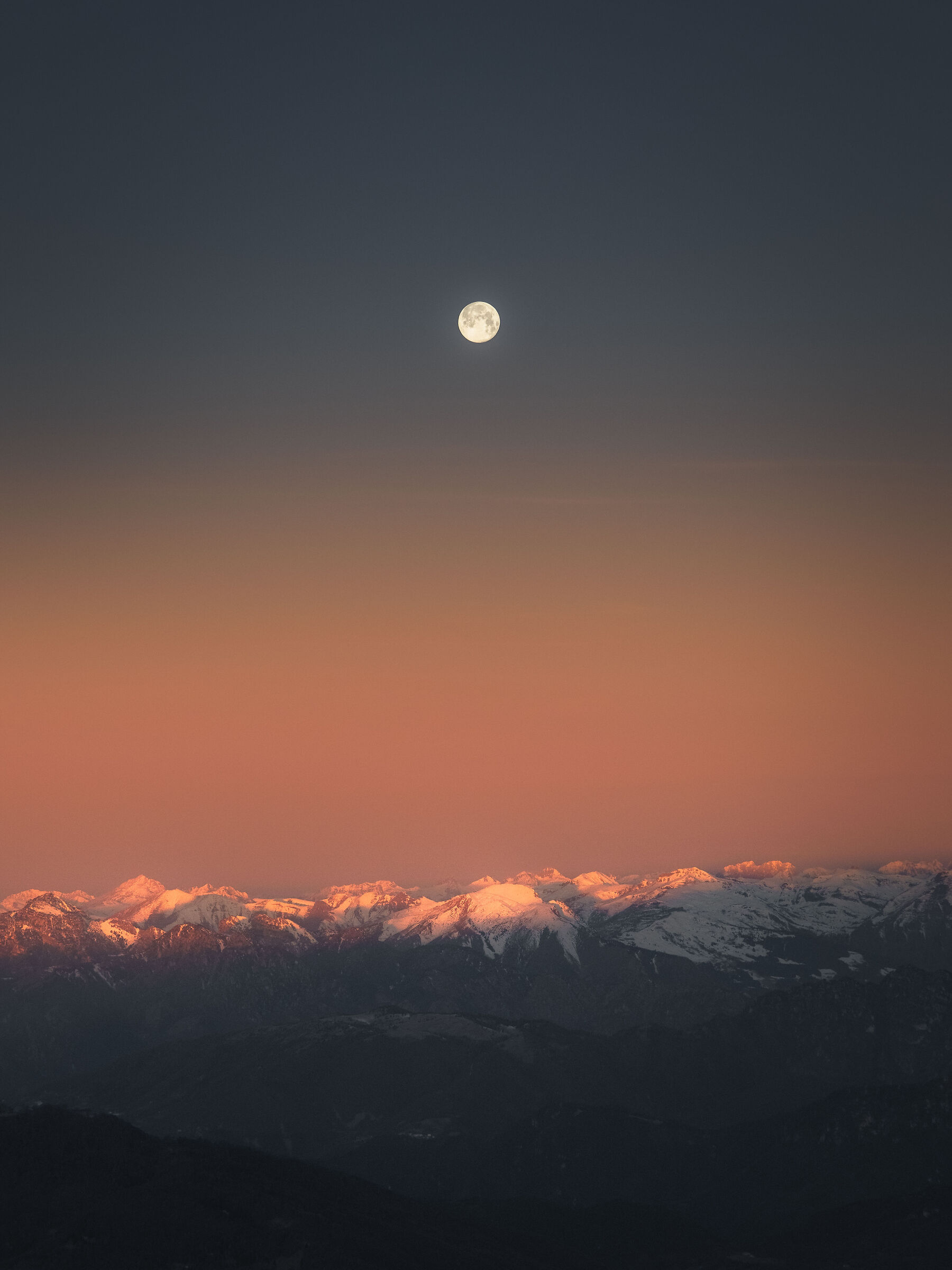 Alba e luna piena