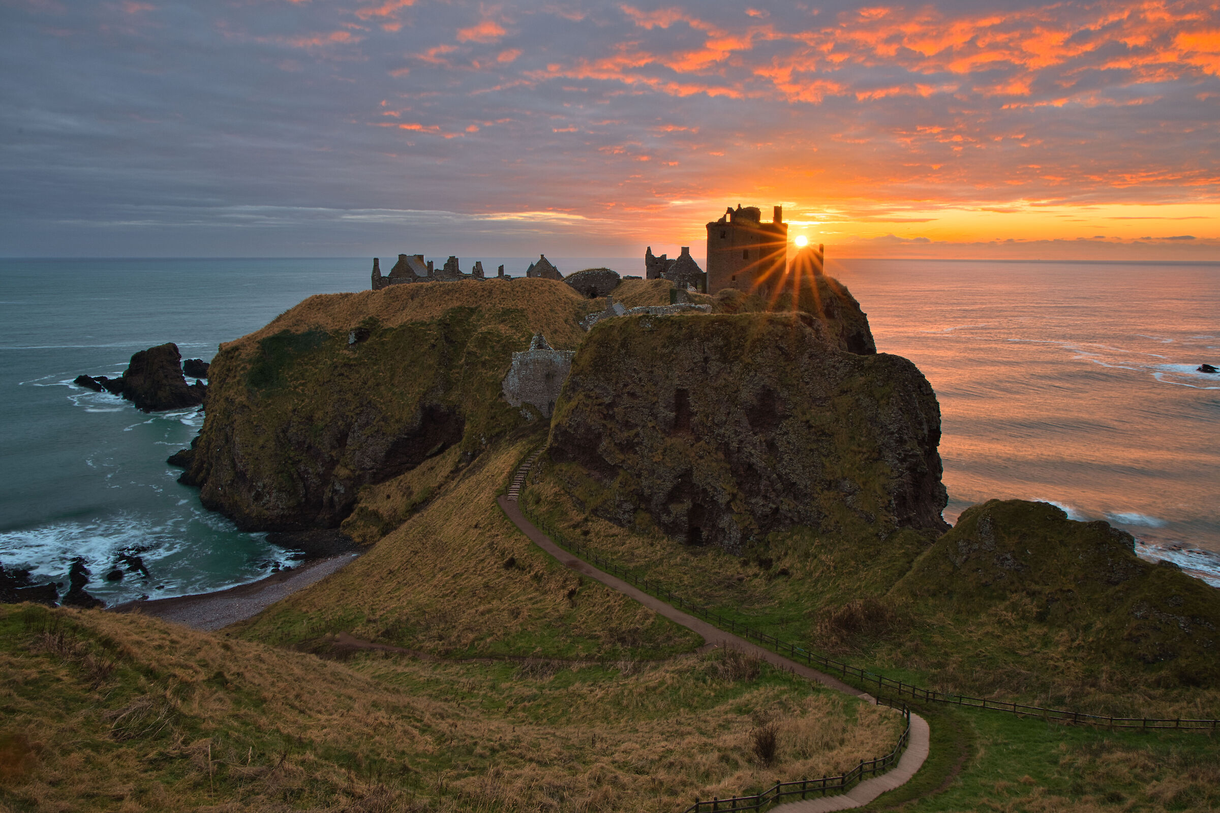 Sunrise at Dunnottar Castle