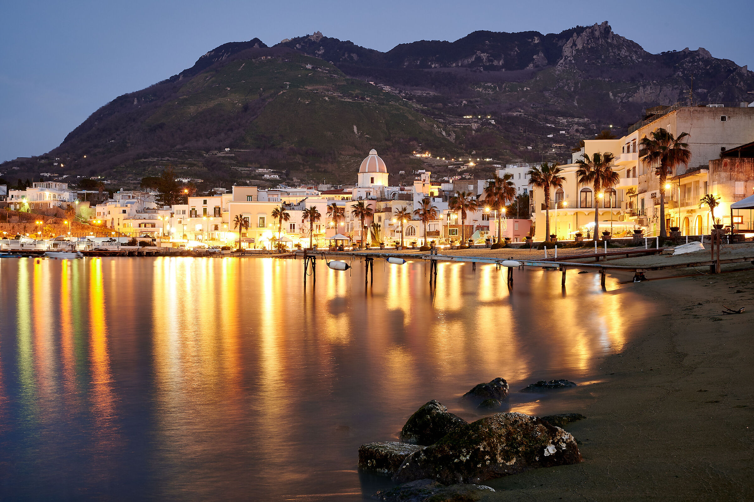 scende la sera a Forio