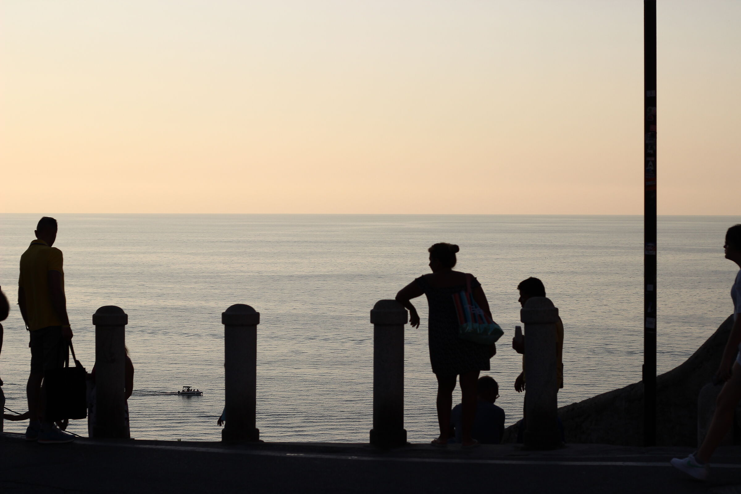 Chinese shadows on the sea