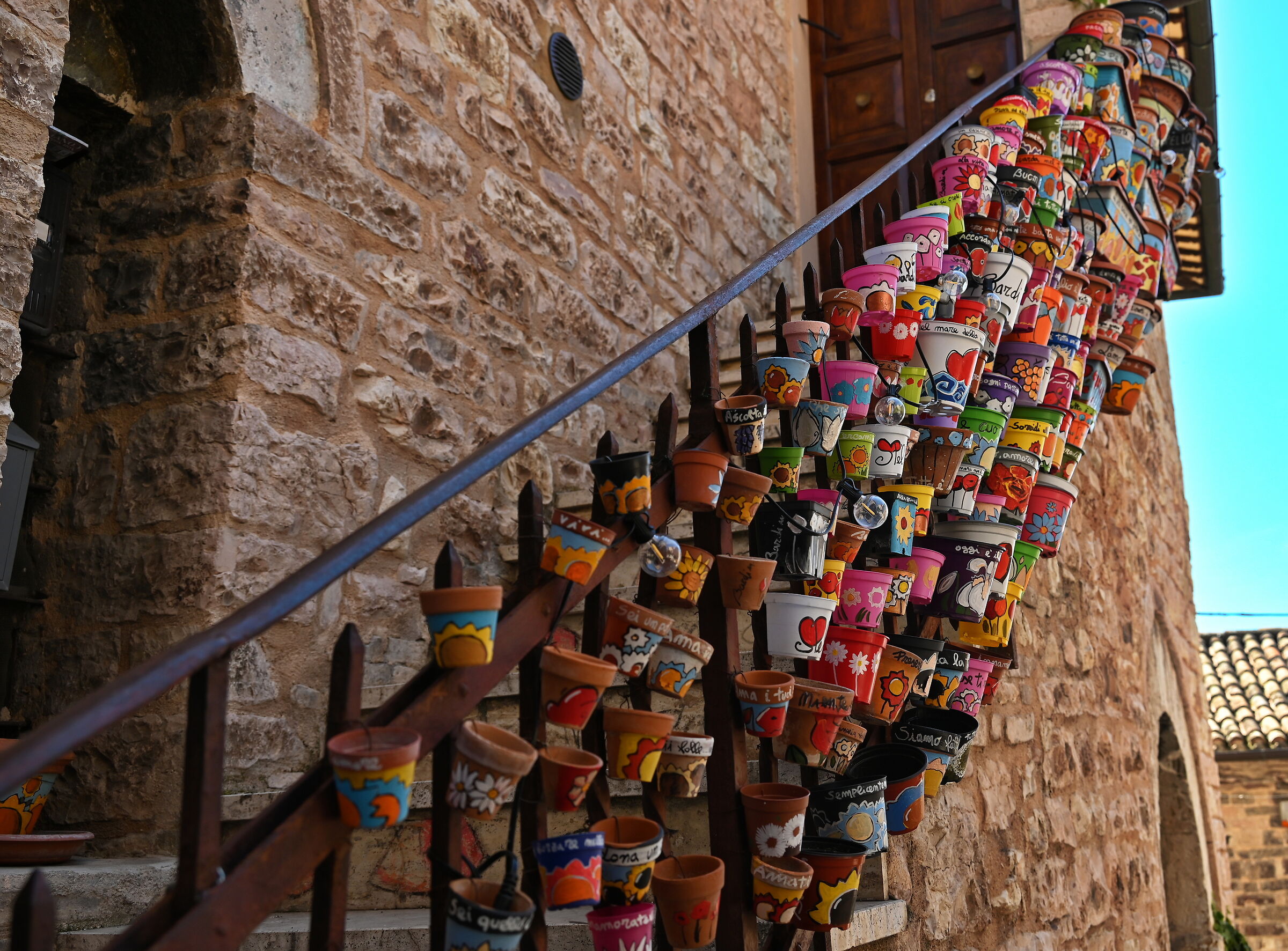 La Ringhiera dei Vasi Decorati.