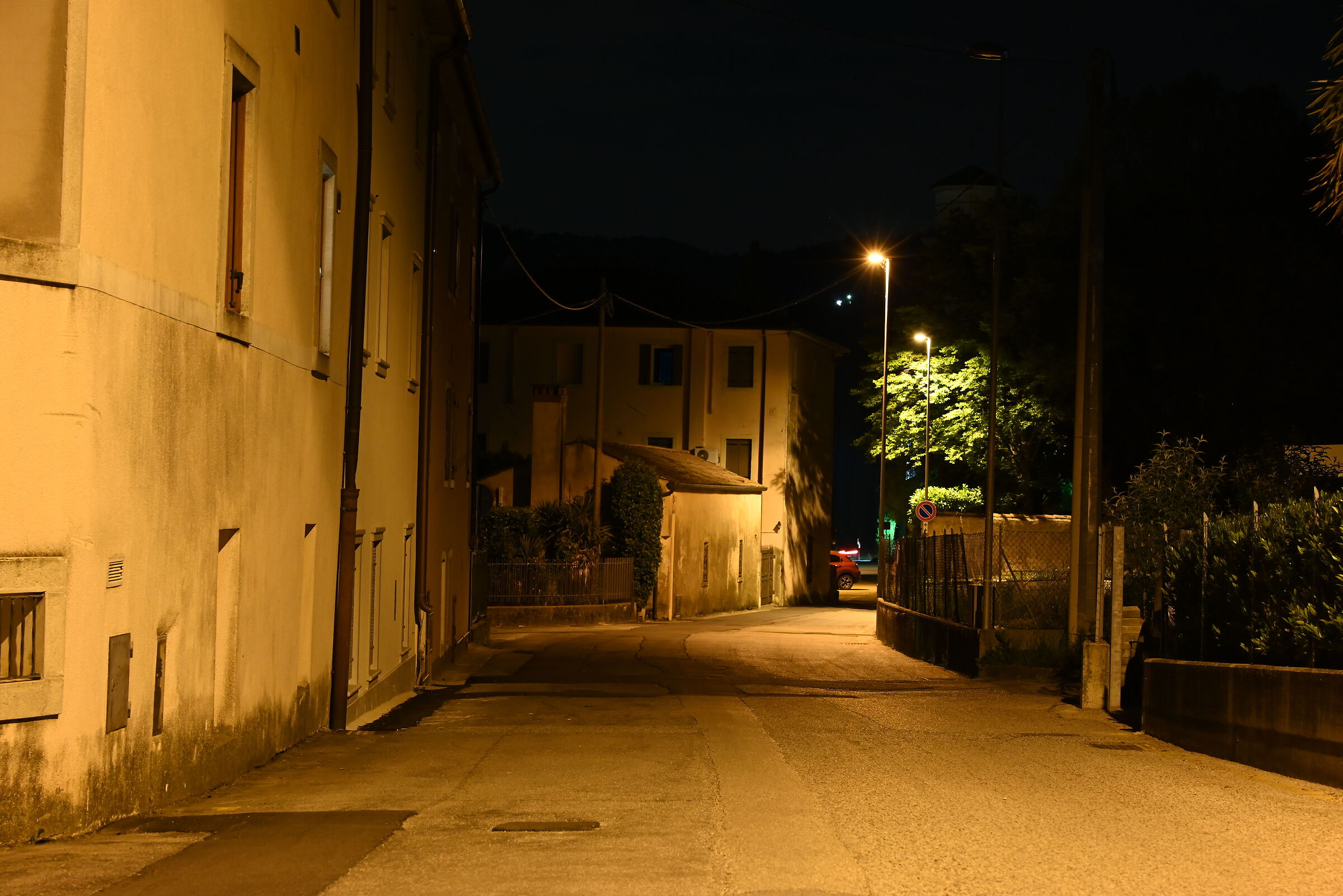 A nocturnal glimpse in Serravalle
