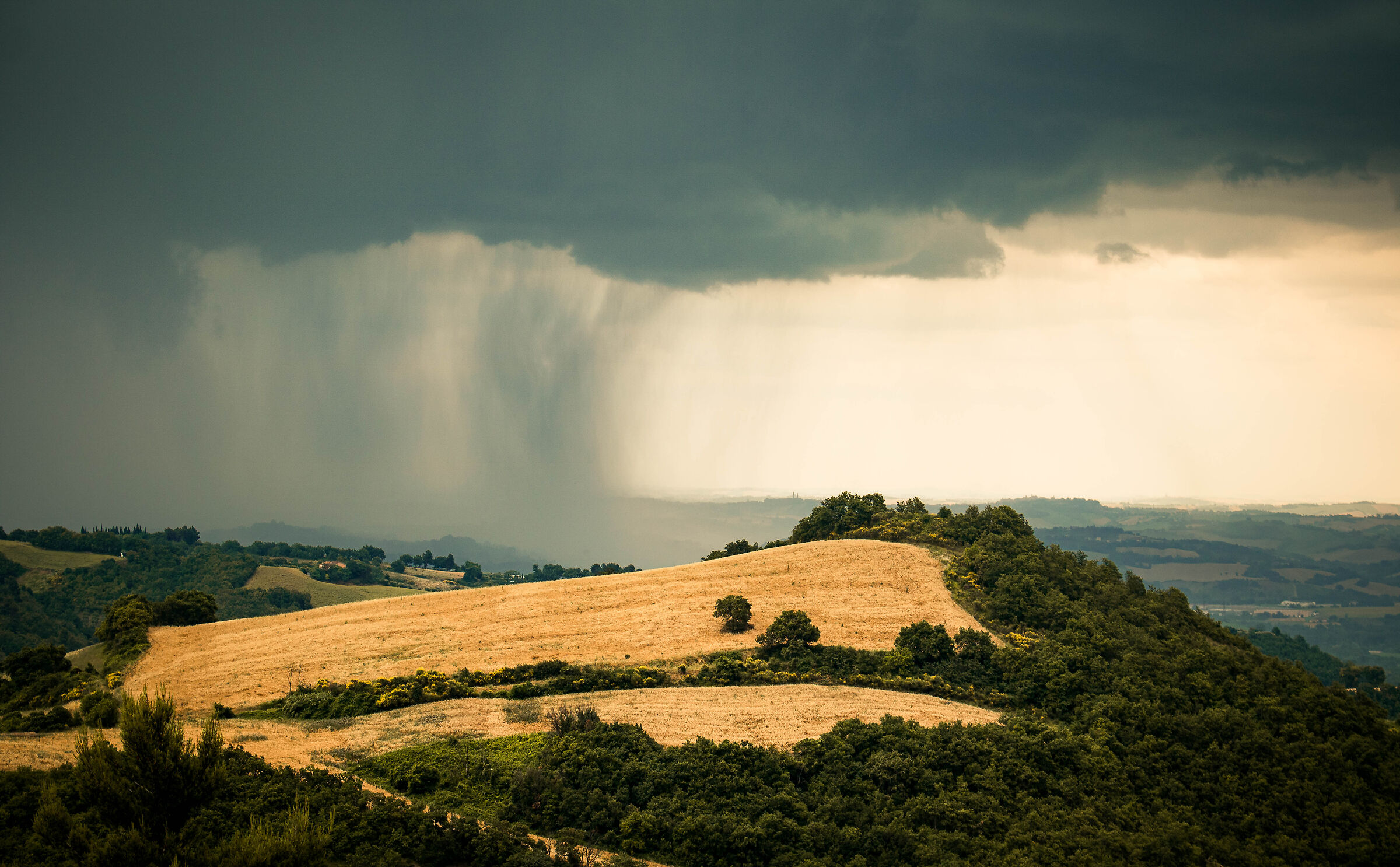 Metà sole metà pioggia