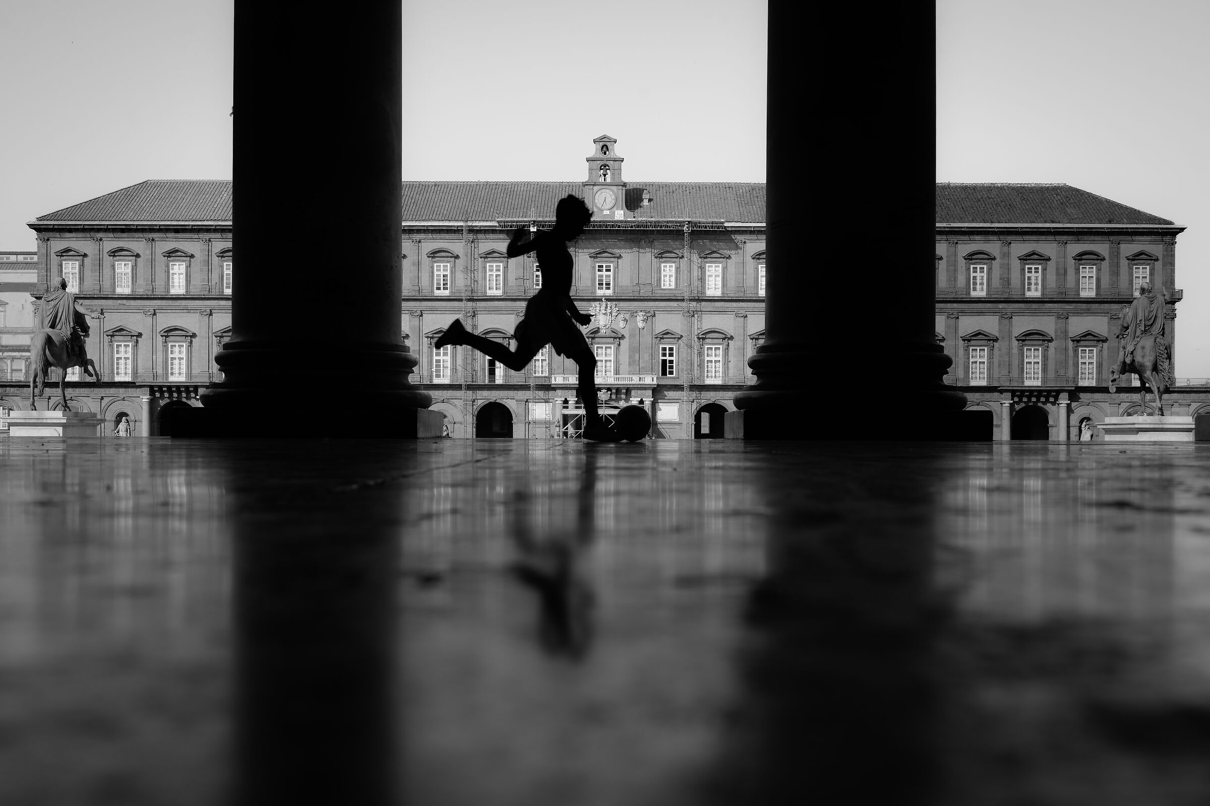 Naples street soccer - real counterattack