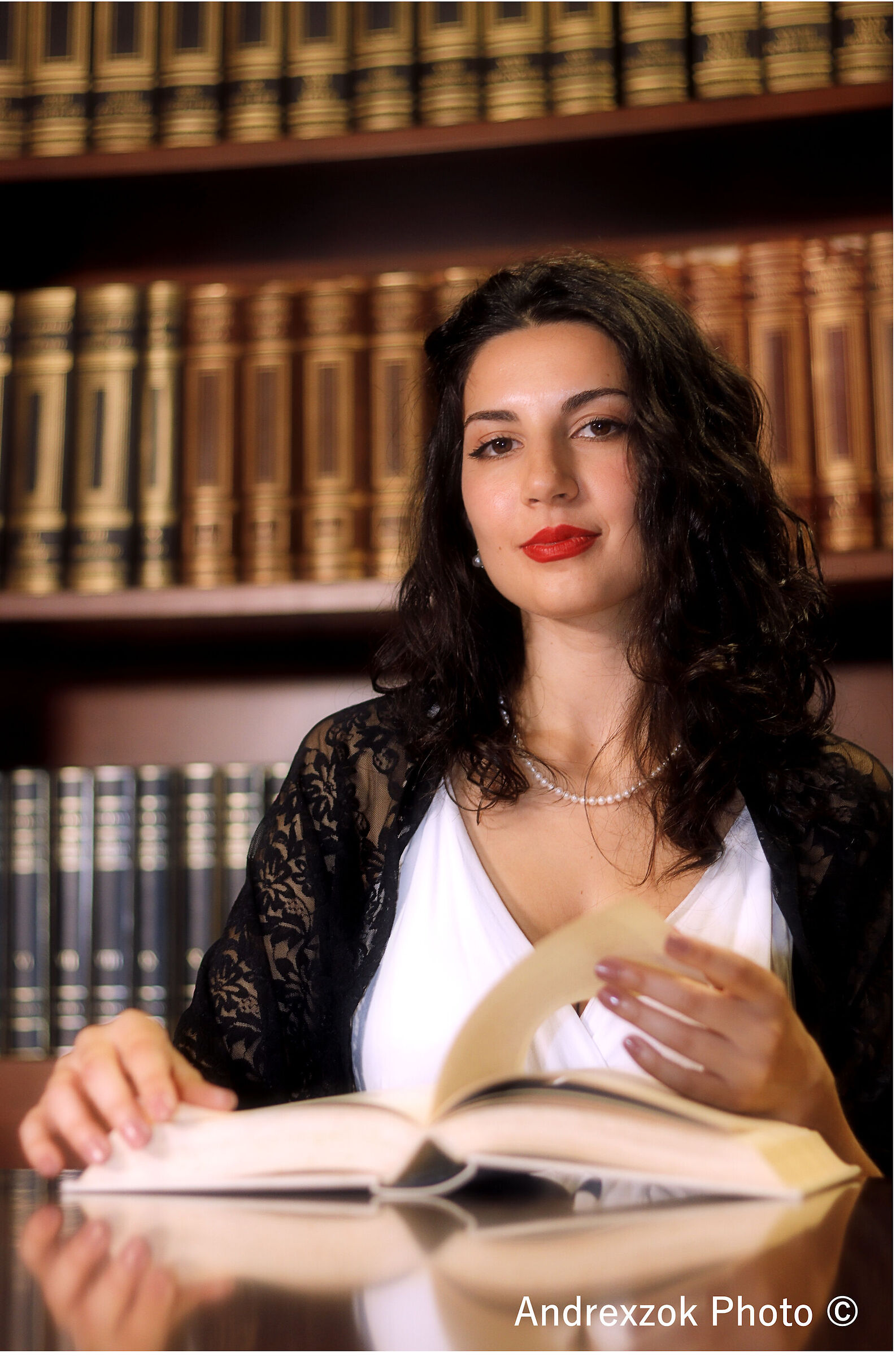 distratta dallo studio