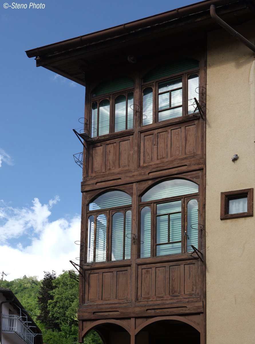 Characteristic views