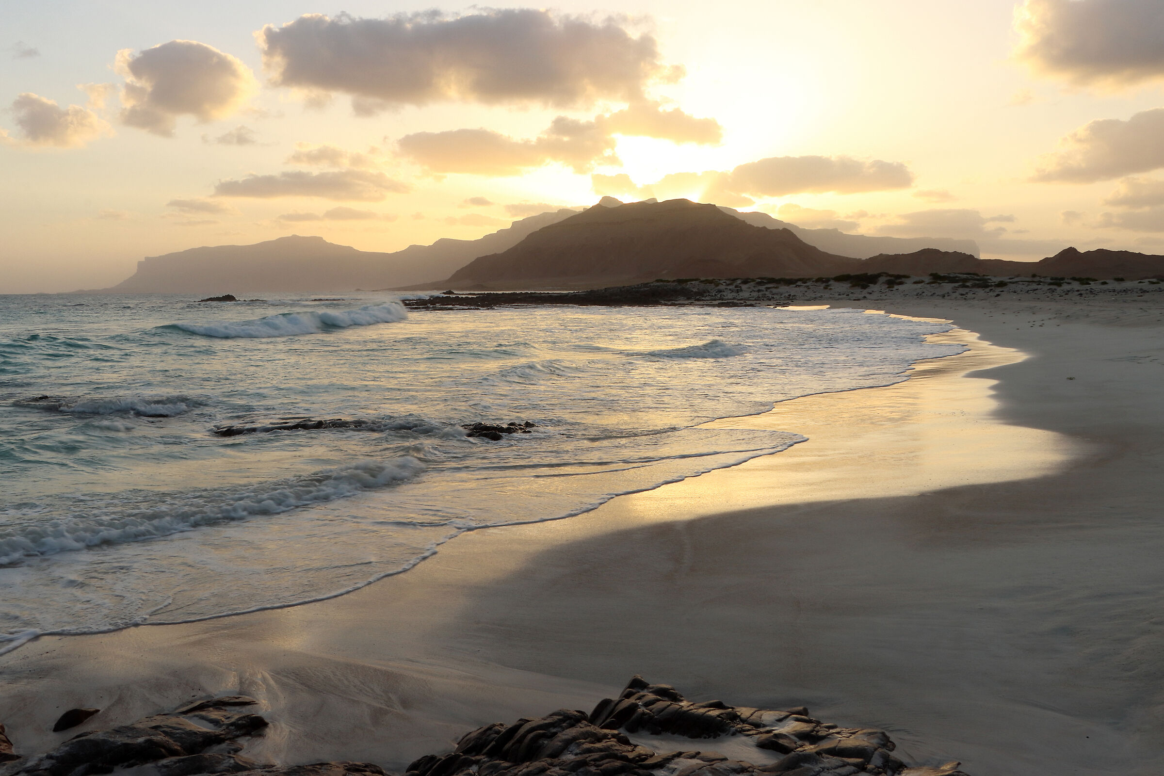 S O C O T R A - in the evening at our camp