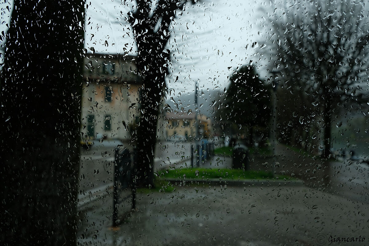 The rain and its colors