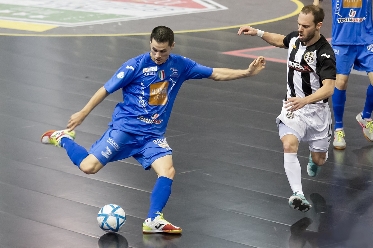 5 football championship final race 2