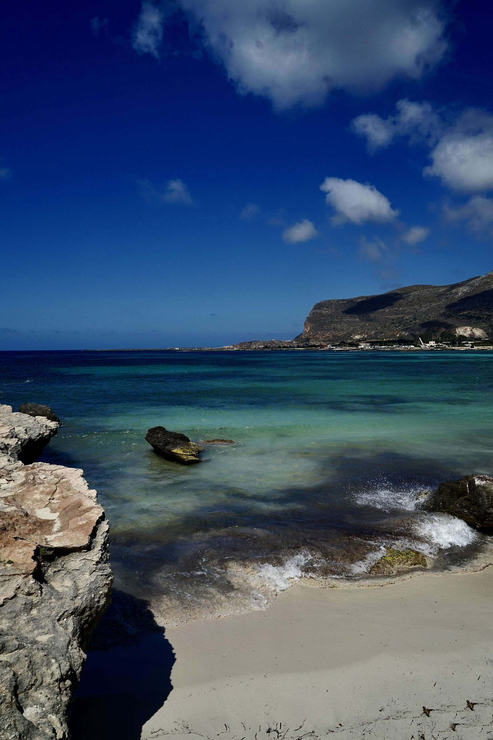 The magic of Cala Burrone in Favignana