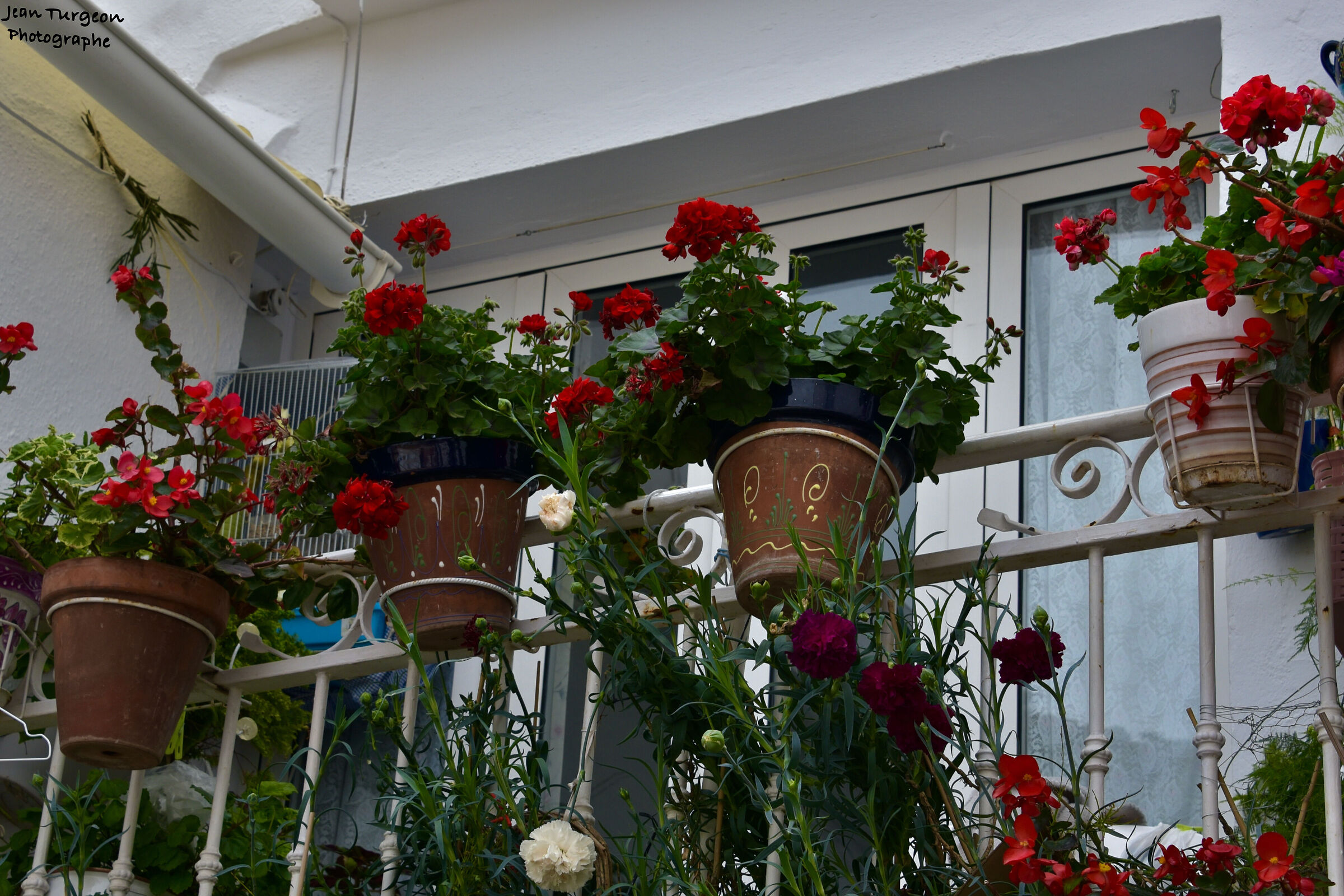 In Spagna a Mijas, balcone di fiori