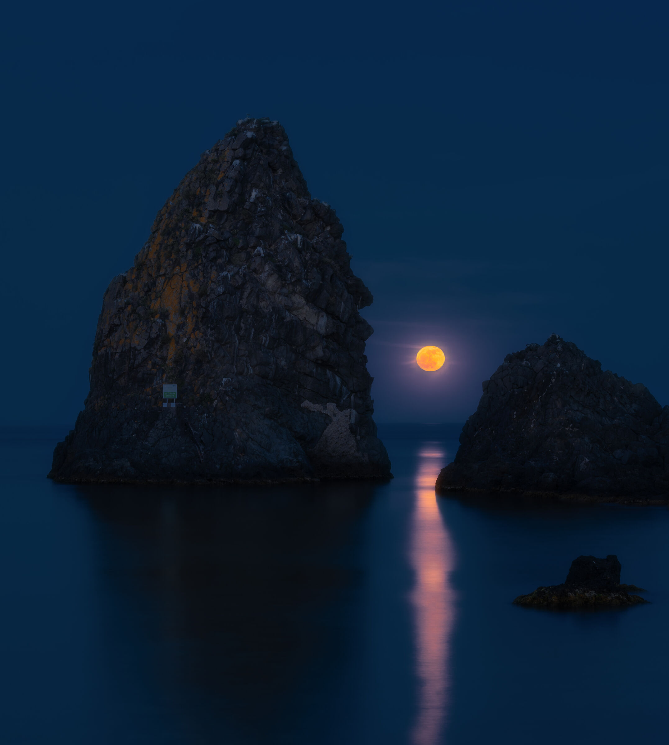 faraglioni di acitrezza