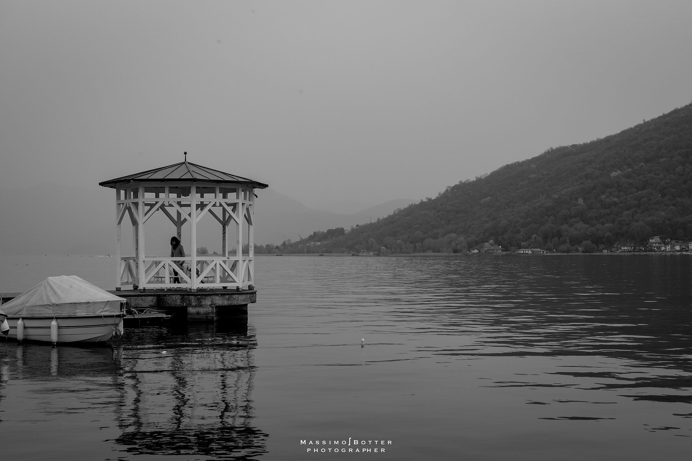 gazebo sul lago