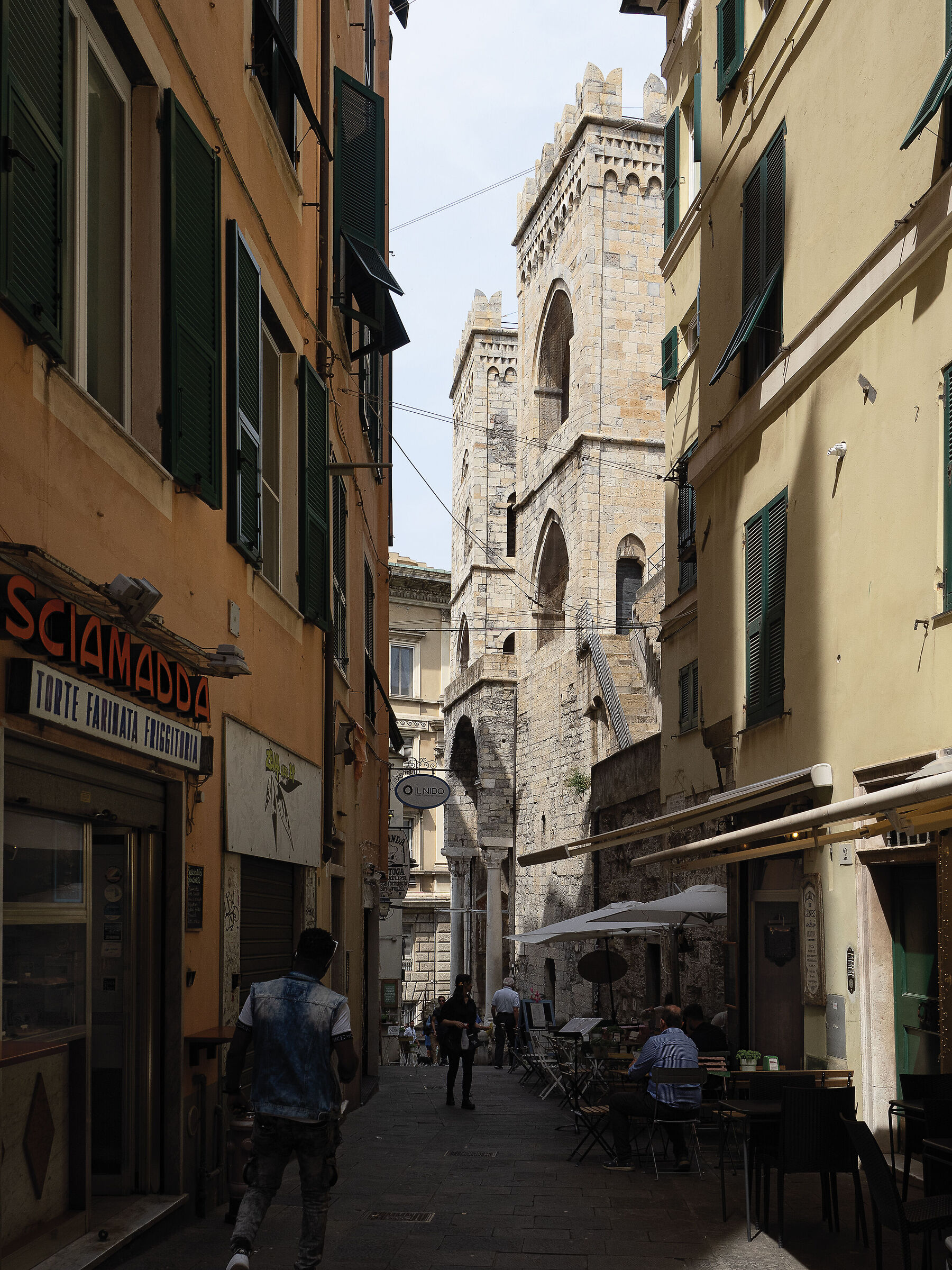 Genoa - Via Ravecca - Barbarossa Towers