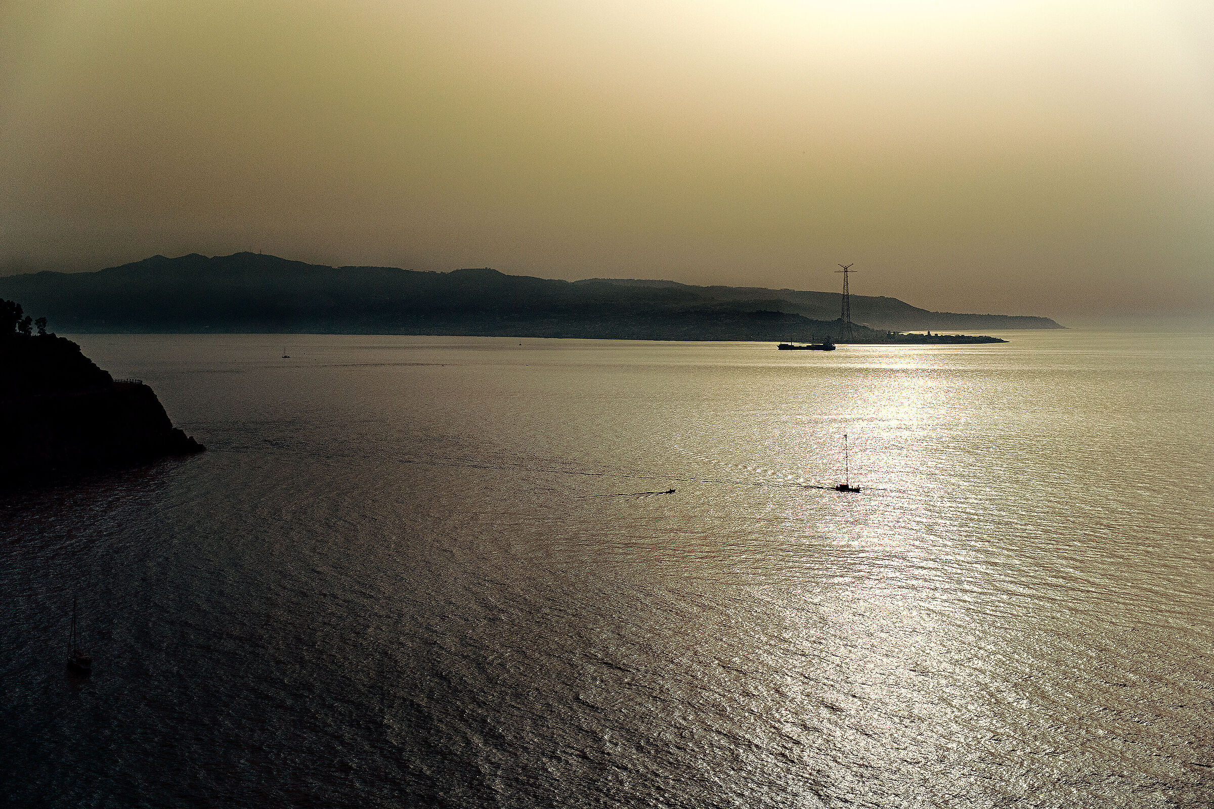 Ingresso Stretto di Messina visto da Scilla