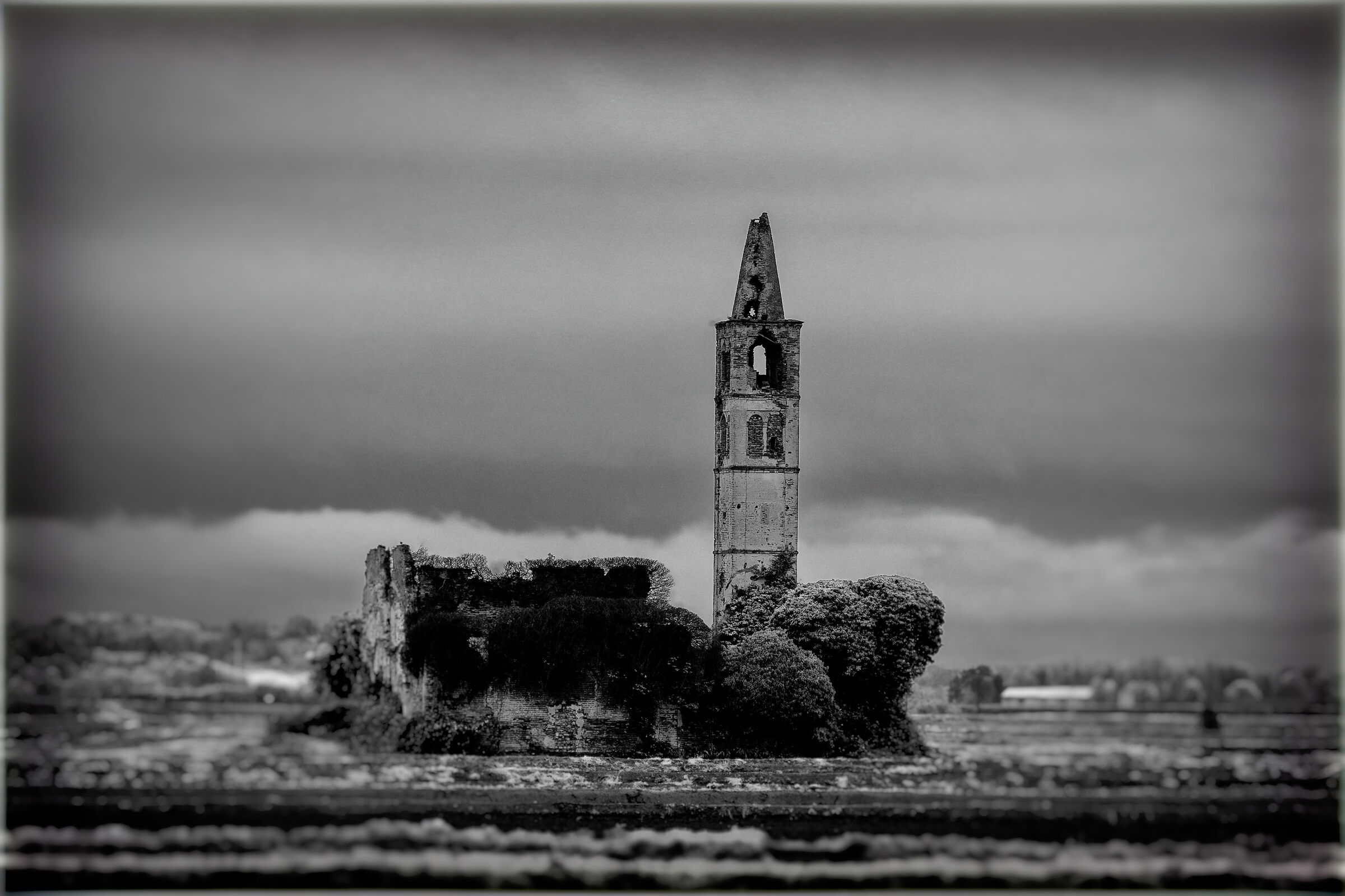 Churches and farmhouses in Novara