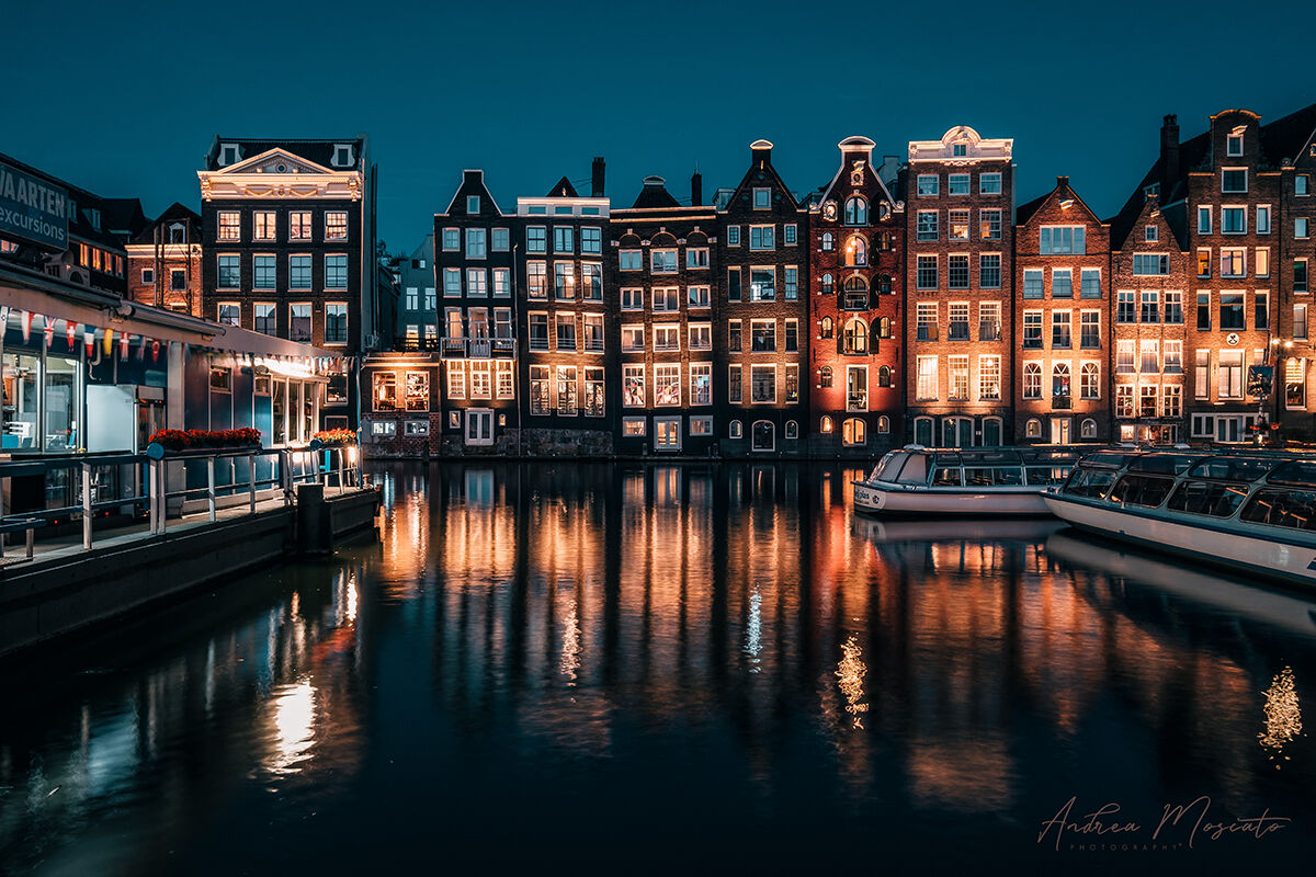 Damrak - Amsterdam (Netherlands)