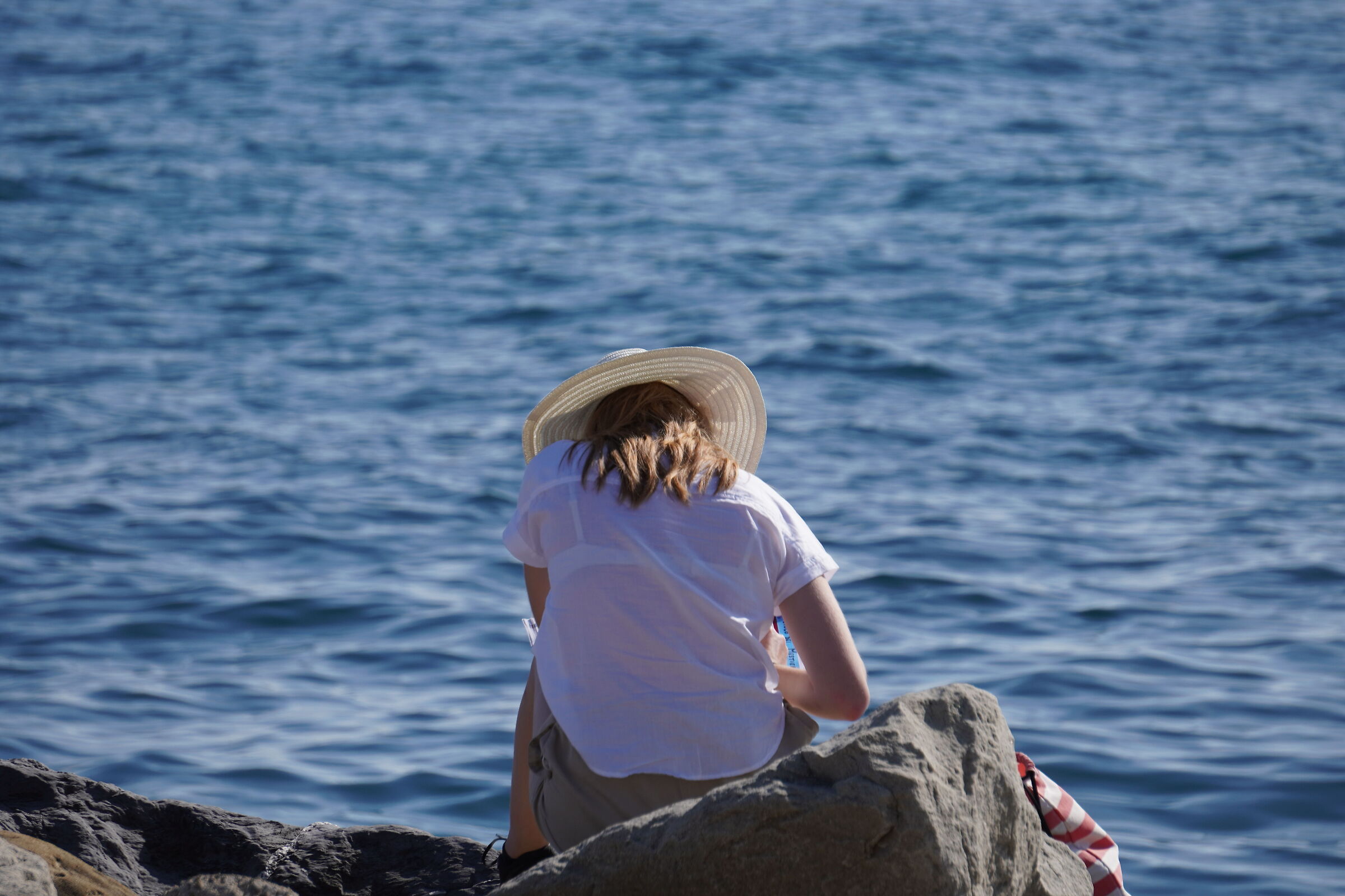 La ragazza e il mare