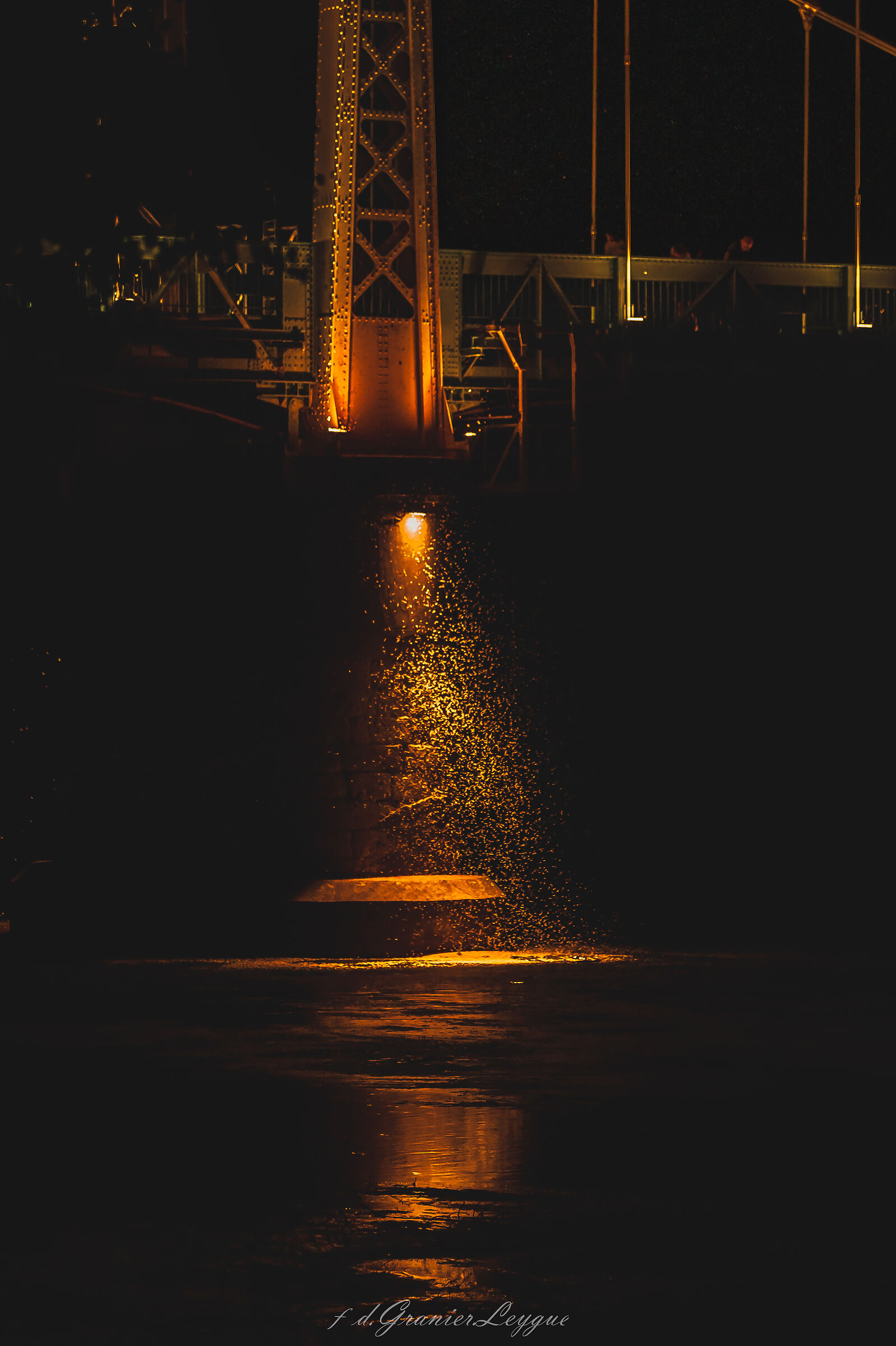 Ephemeres metal bridge