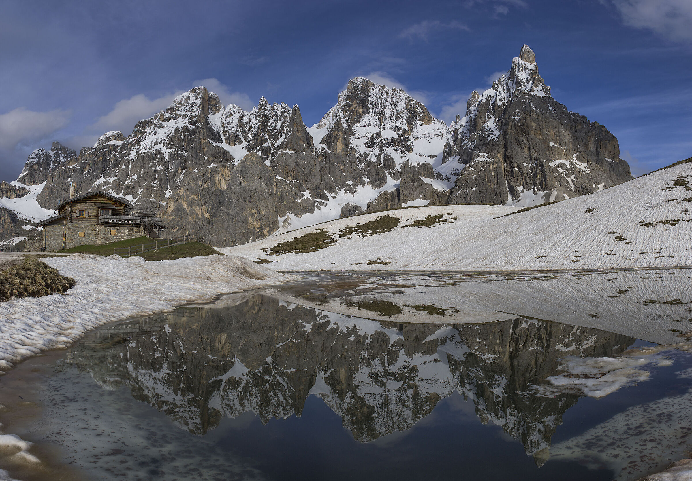 Baita Segantini ed il Cimon della pala