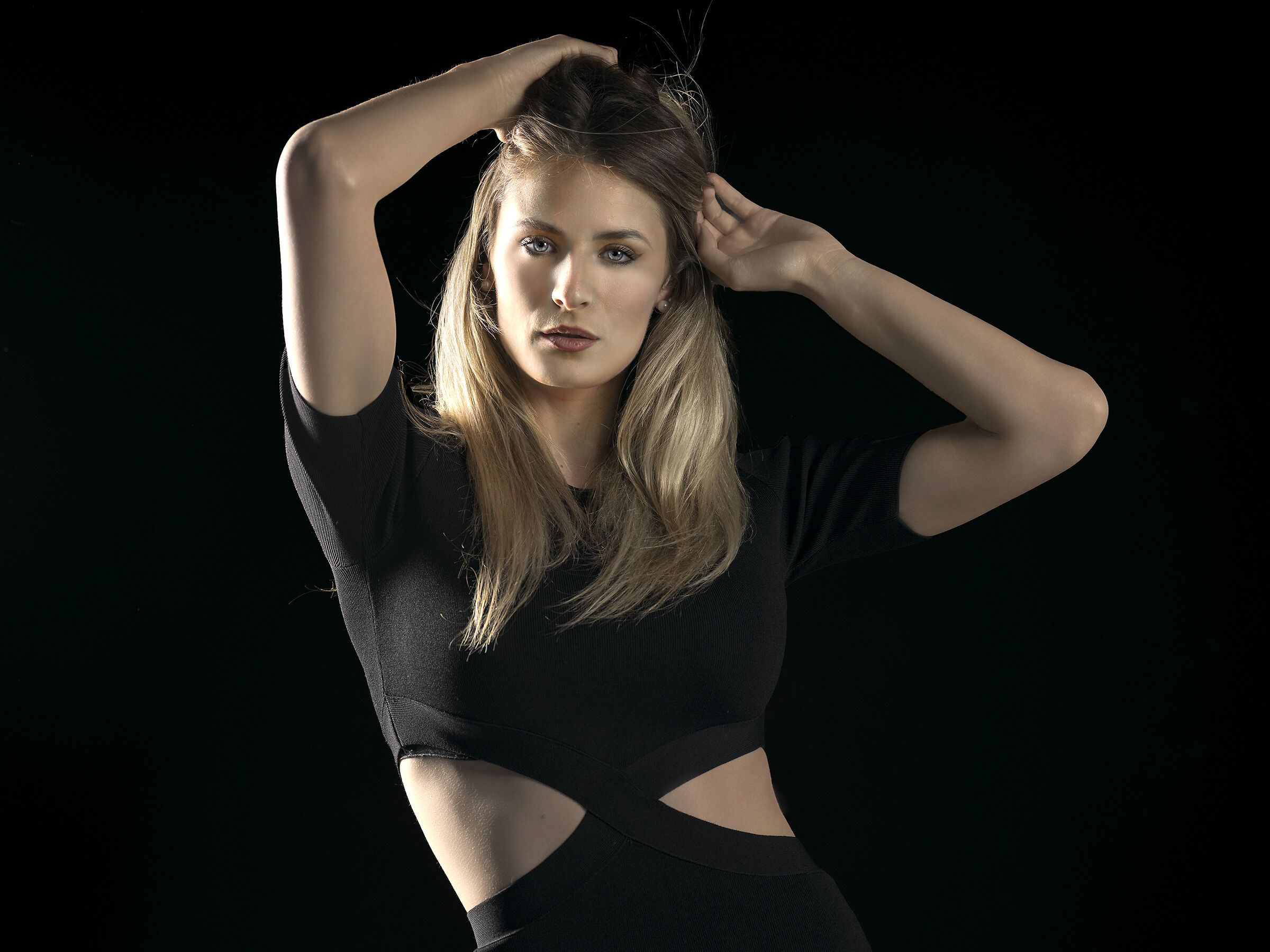 Eleonora with studio flash6