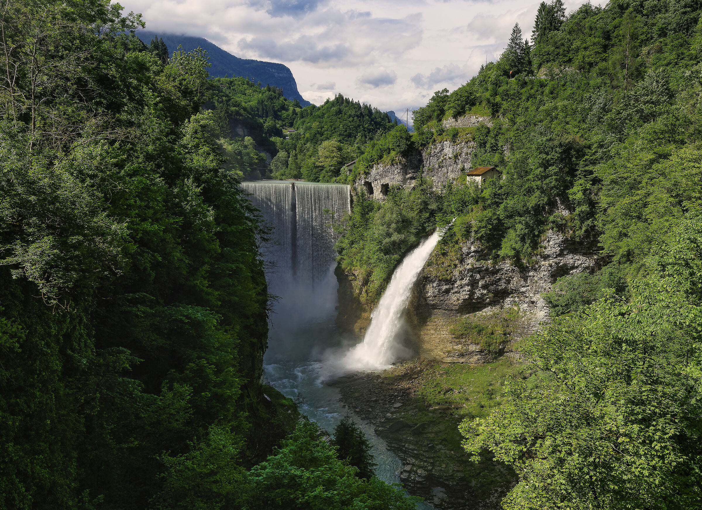 Cascata di Lamon ( artificiale )