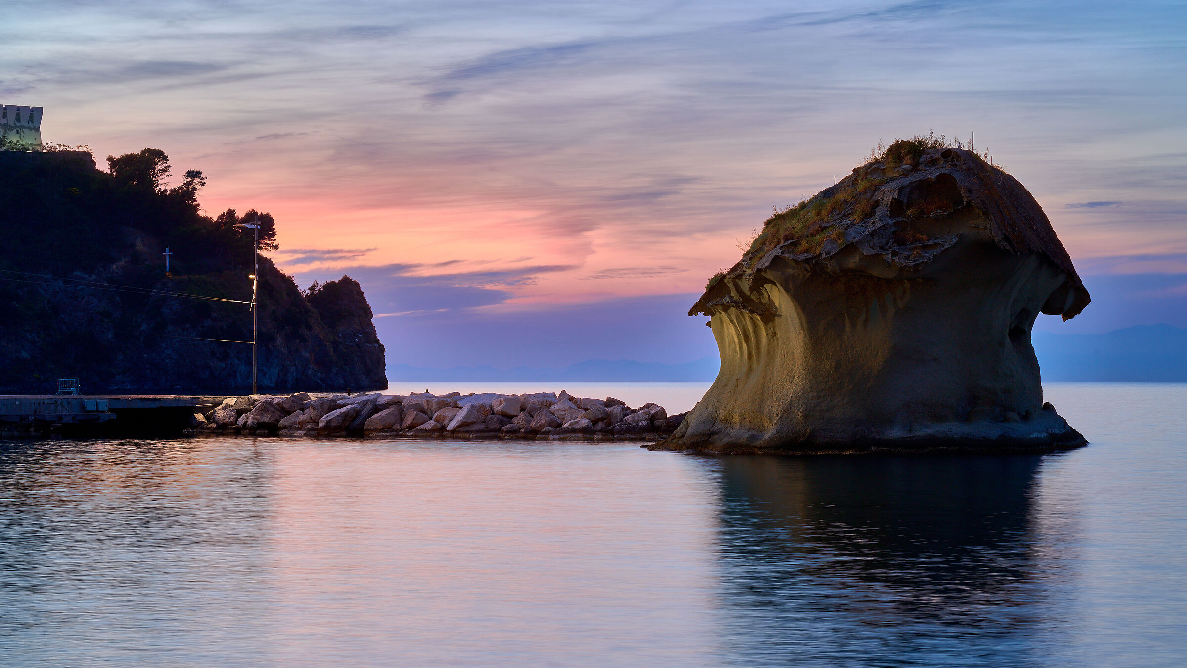 Il famoso (superfotografato) "Fungo" di Lacco Amen...