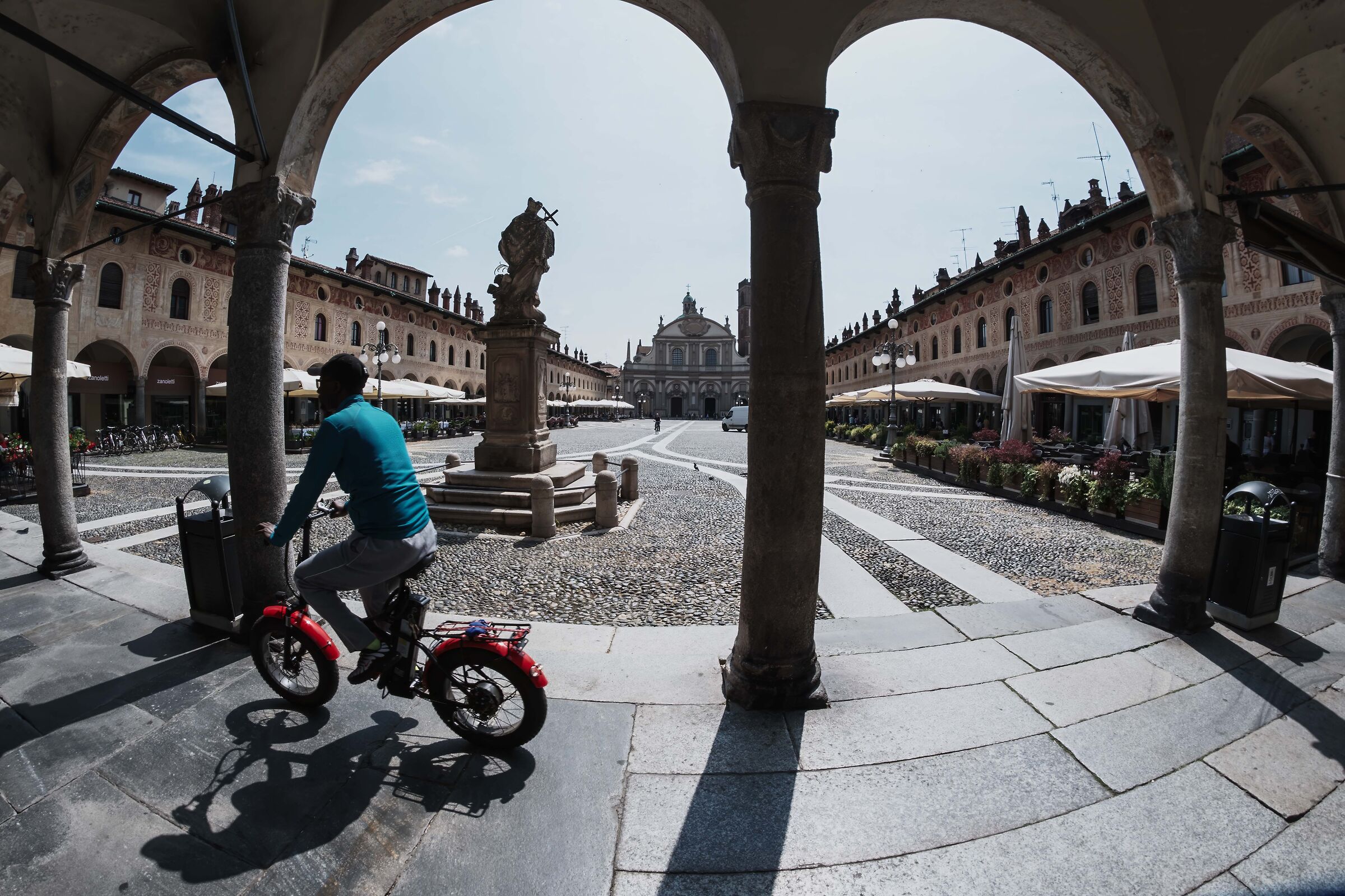 Passeggiando in bicicletta..........
