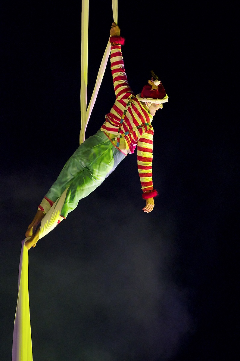 Cirko Vertigo in Piazza Castello, Turin