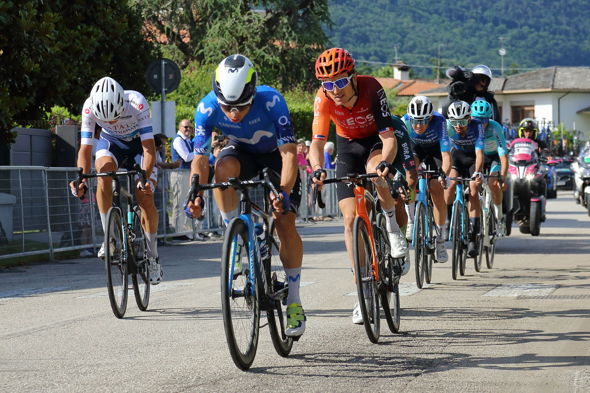 Geraint Thomas a pochi metri...
