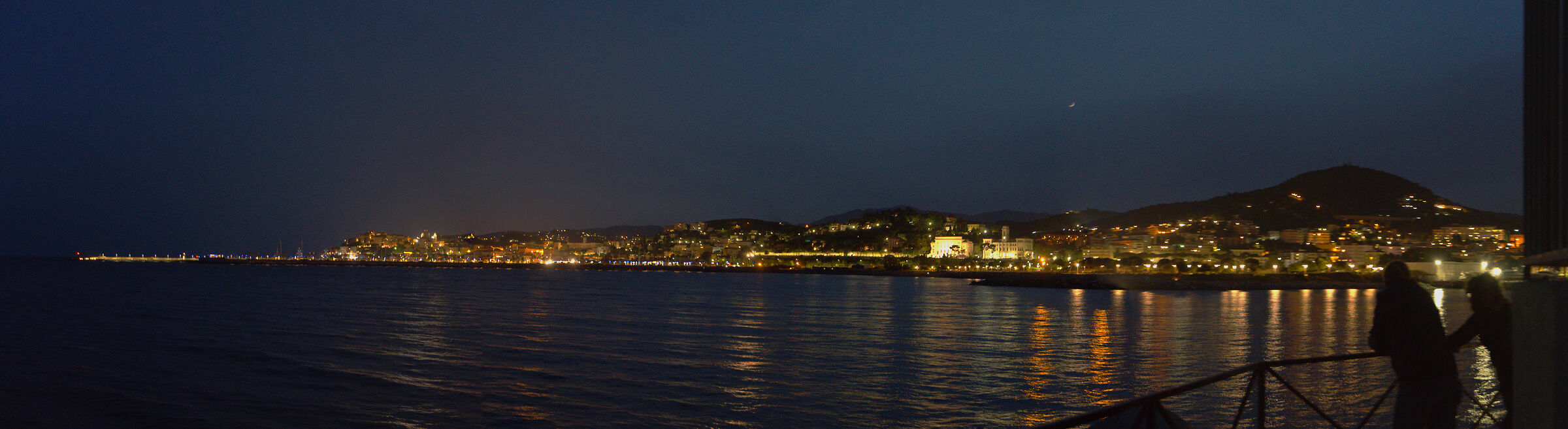 Panorama Notturno Imperia Oneglia